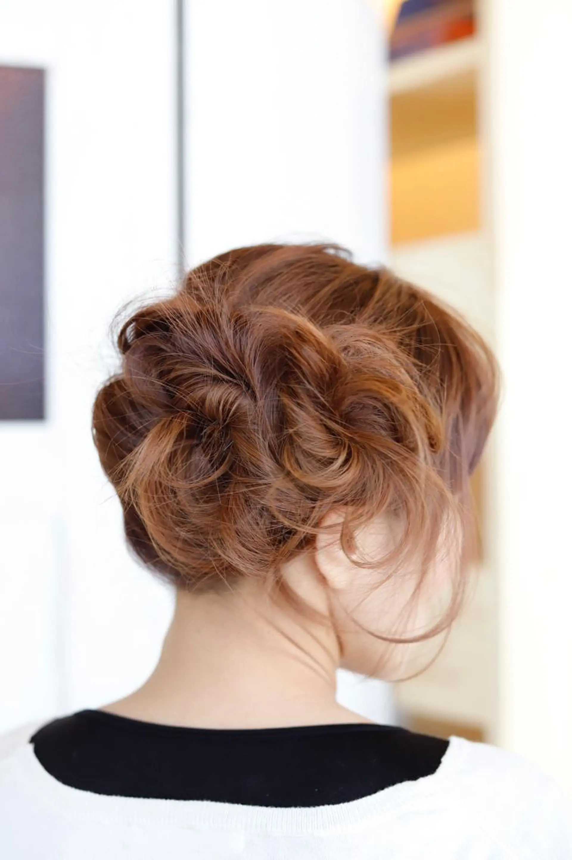 ロング カラー ヘアアレンジ ベージュカラー ブリーチ アドミラルYoshi oのヘアスタイル