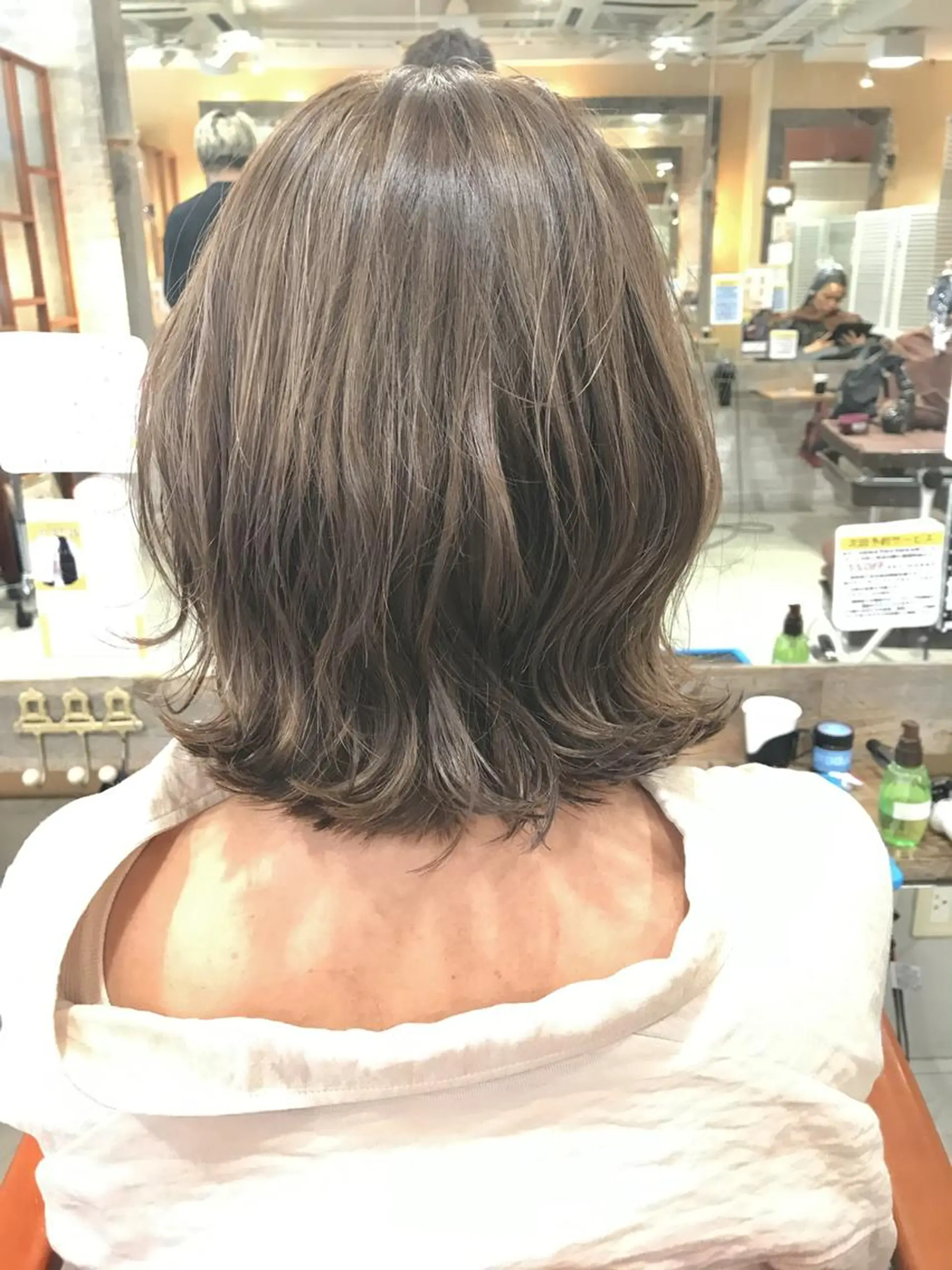 ミディアム カラー パーマ ミディアムパーマ バレイヤージュ グラデーションカラー ハイライトカラー インナーカラー 増子 幹樹のヘアスタイル