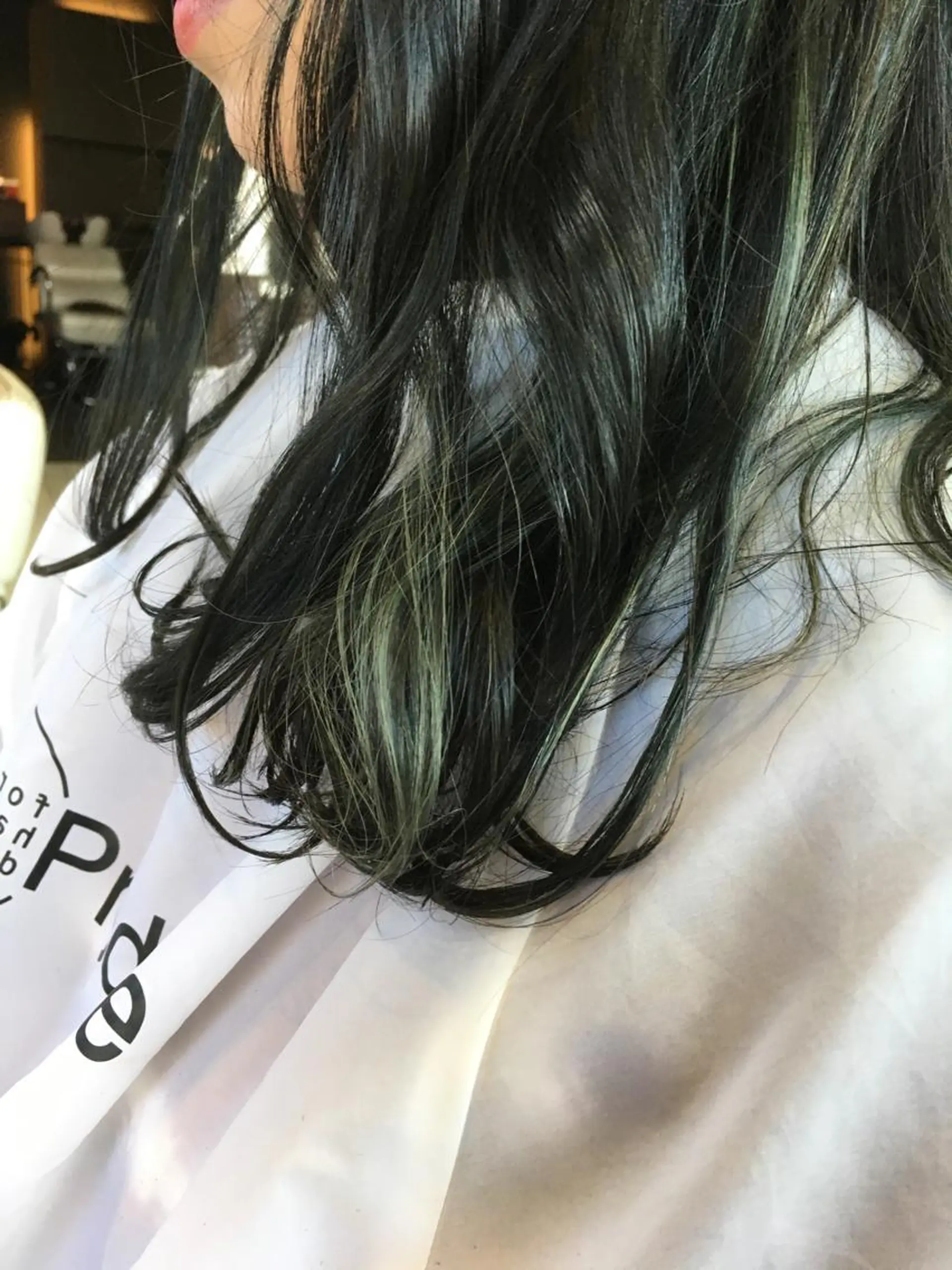 ミディアム カラー アッシュ ブルーカラー ブルーアッシュ ハイライトカラー ハイライト 縮毛矯正 トリートメント 白髪ぼかしハイライト 柳川拓哉のヘアスタイル