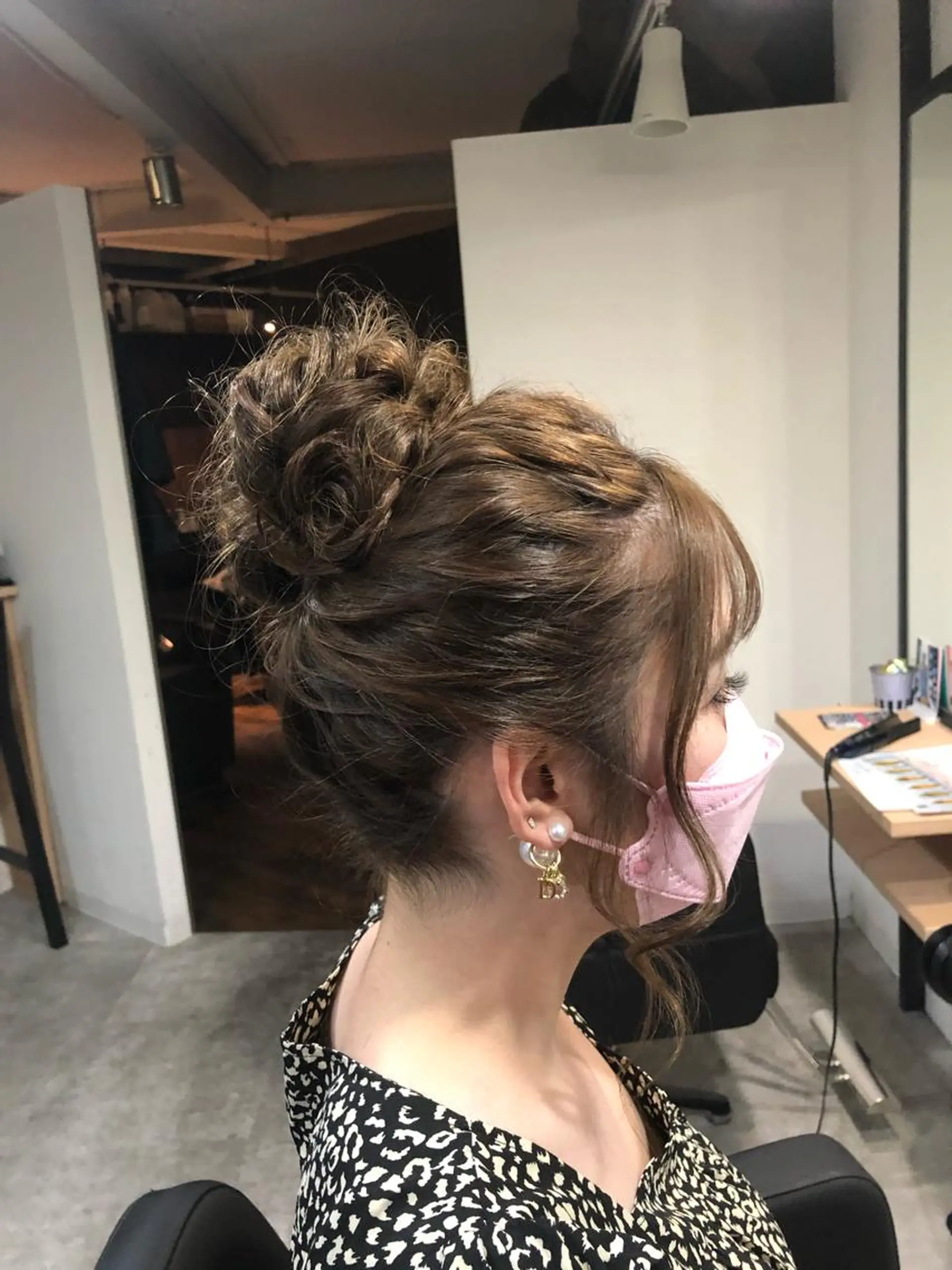 ロング カラー ヘアアレンジ お団子ヘア づまさん カラーエクステ難波のヘアスタイル