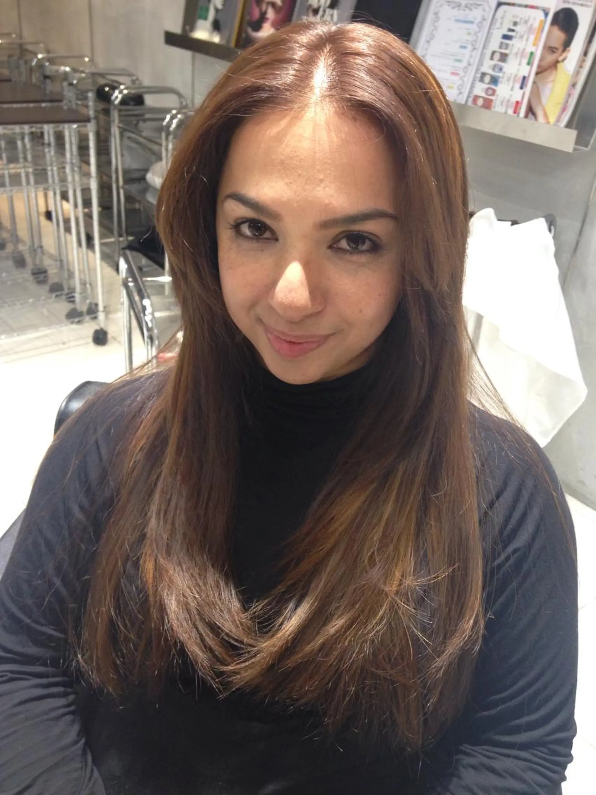 ロング アッシュ ハイライト 片山 千晴のヘアスタイル