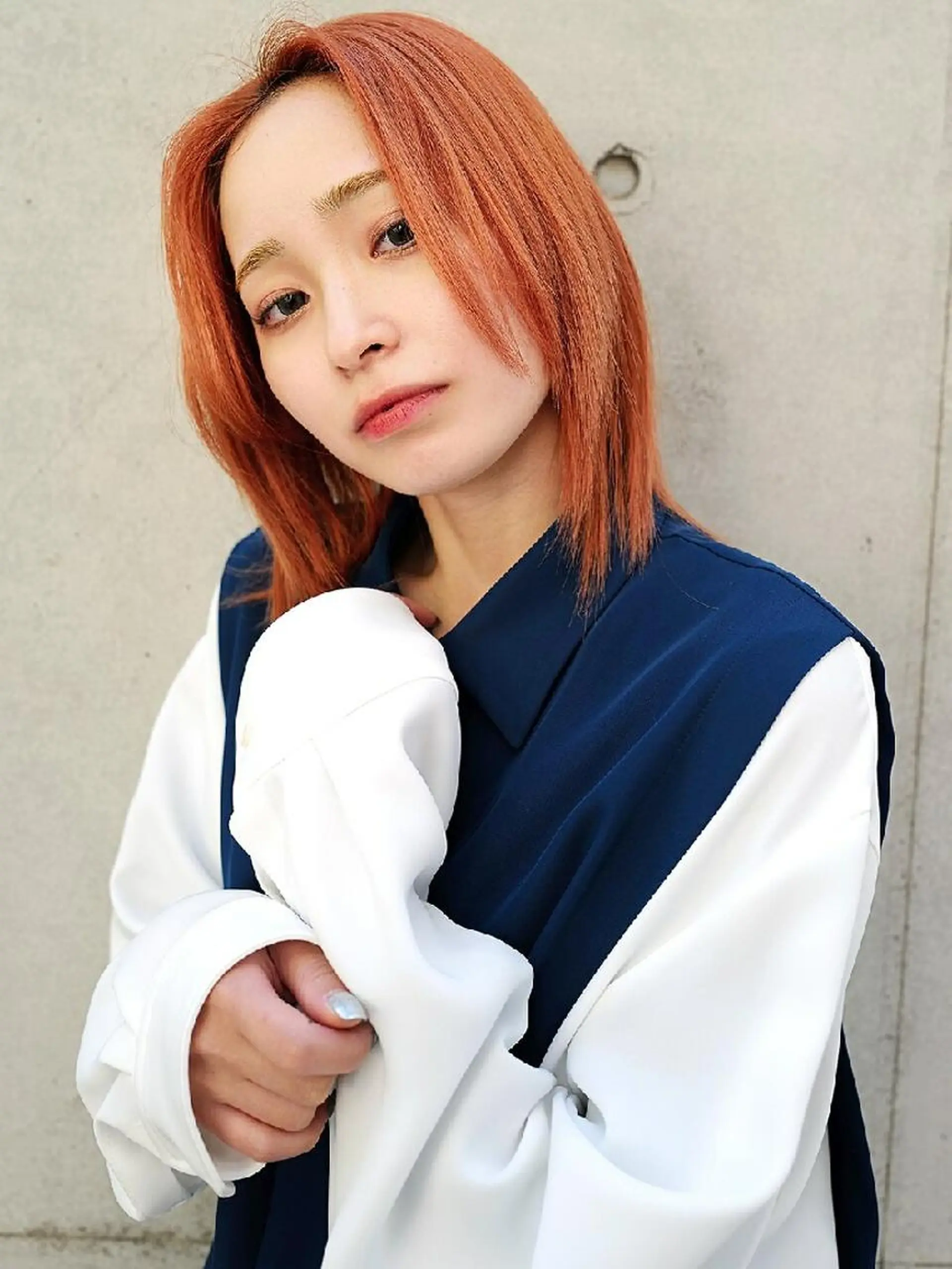 ミディアム カラー 冨岡 千尋のヘアスタイル