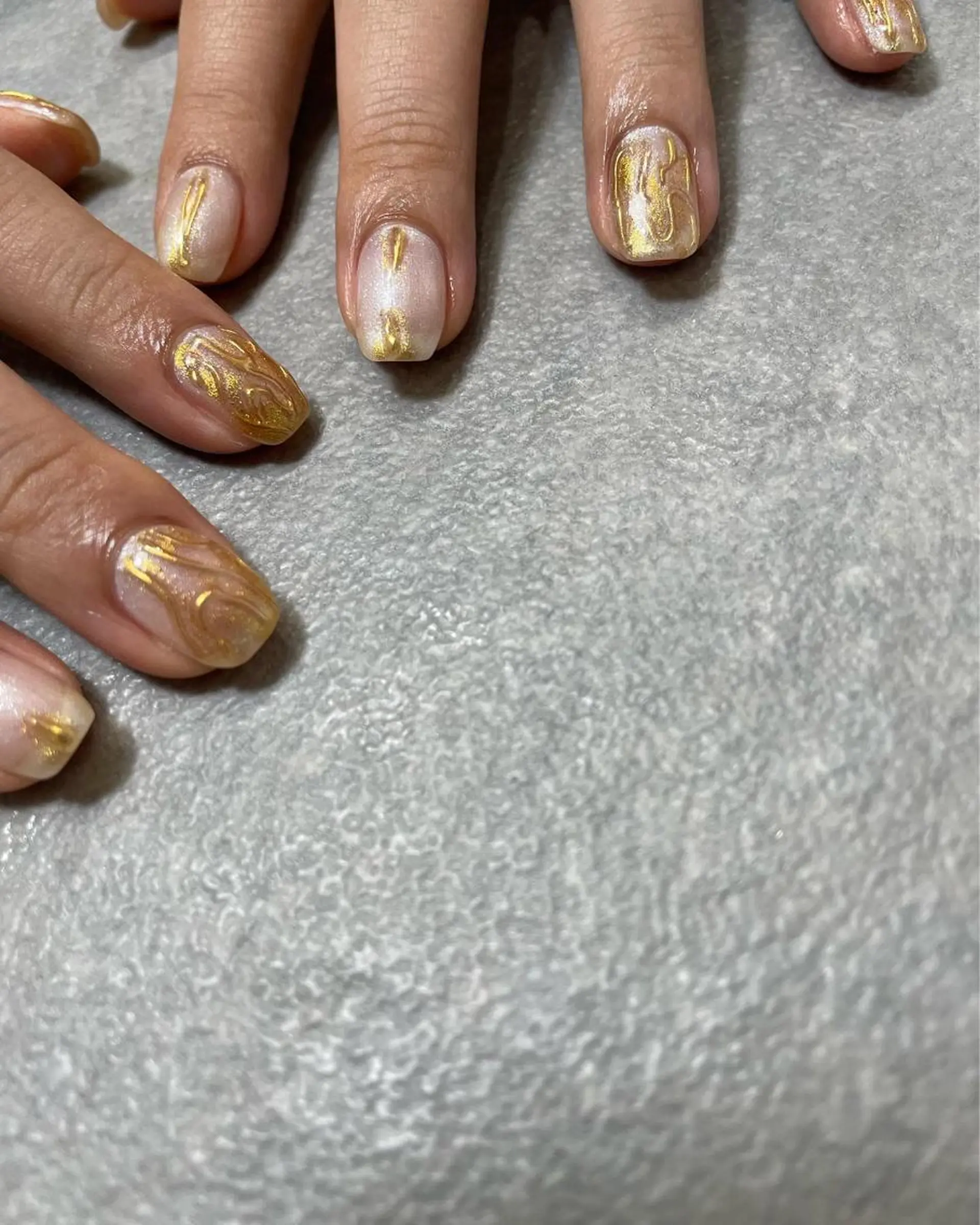 ネイル シルバー ハンドネイル フットネイル kiii.__ ✴︎*のネイルデザイン