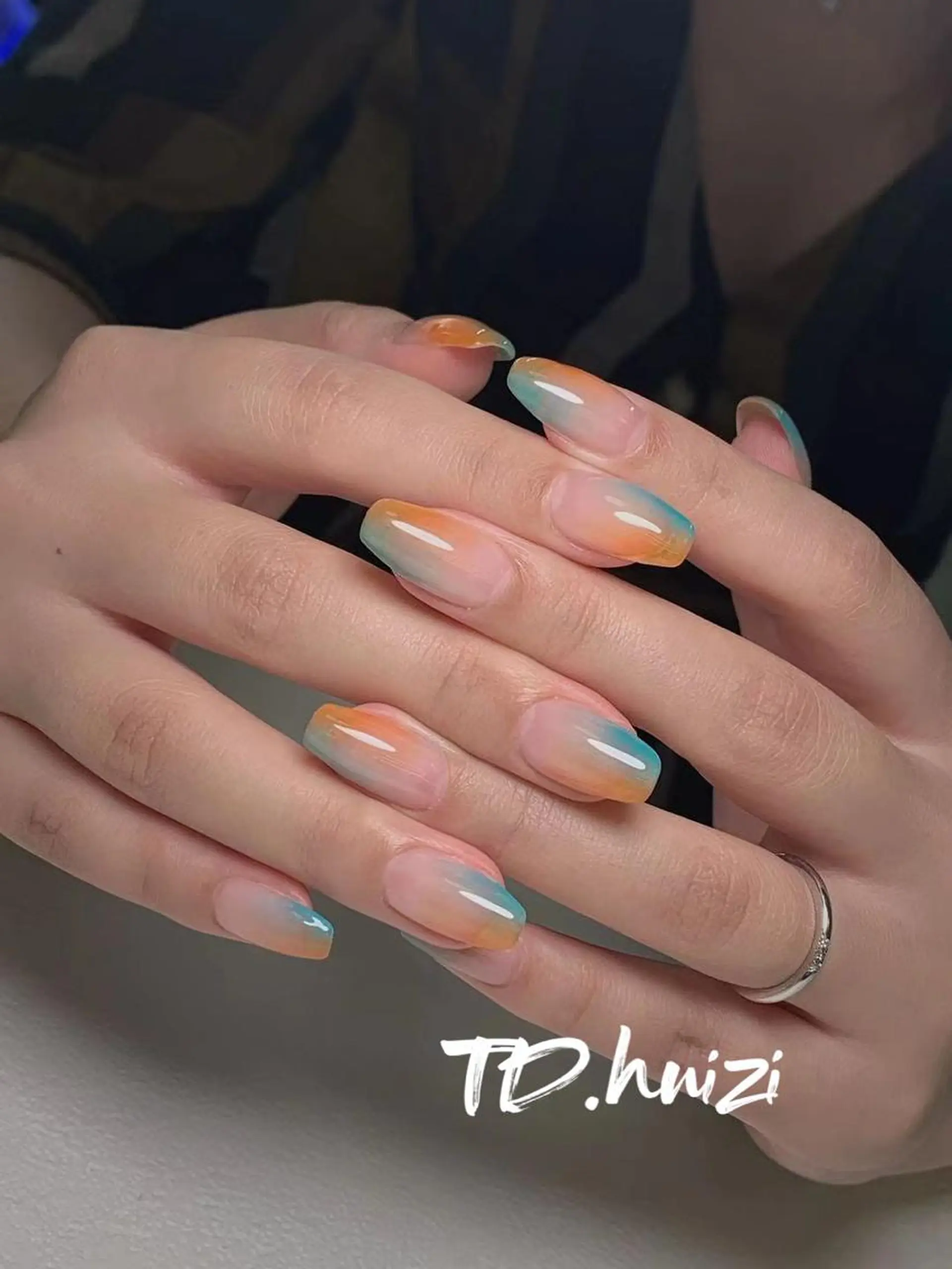 ミディアム めぐみのネイルサロン 惠のネイルデザイン