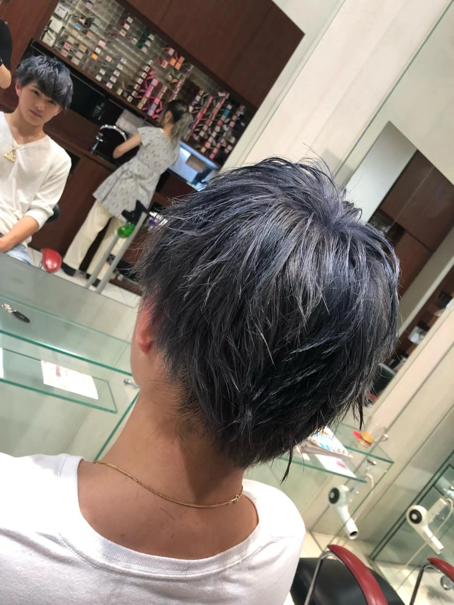 ショート カラー ムトウセイマ/艶髪 /艶ケアWブリーチのヘアスタイル