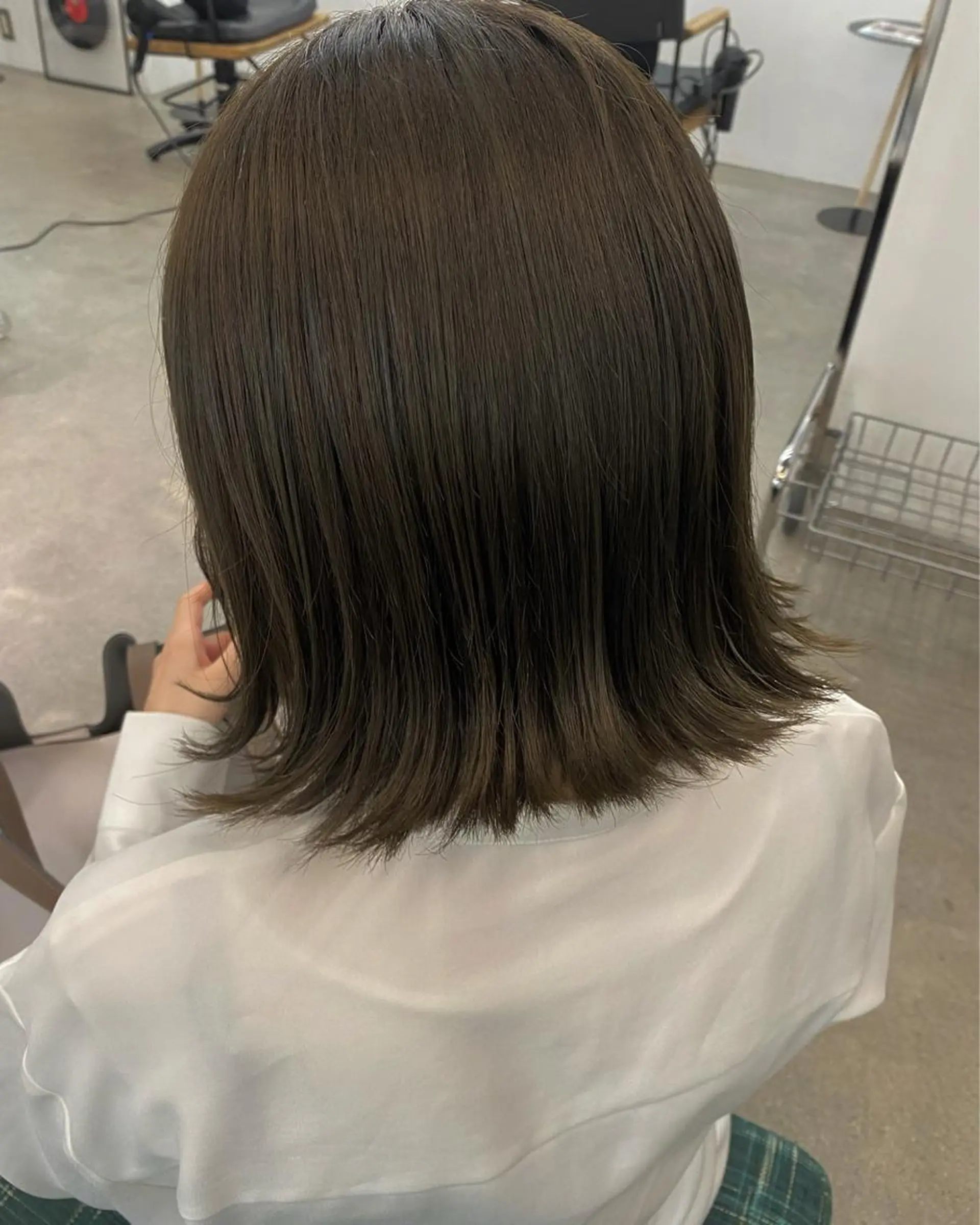 ミディアム カラー オリーブカラー ヘアカラー 顔周りカット/透明感 カラー/rioのヘアスタイル