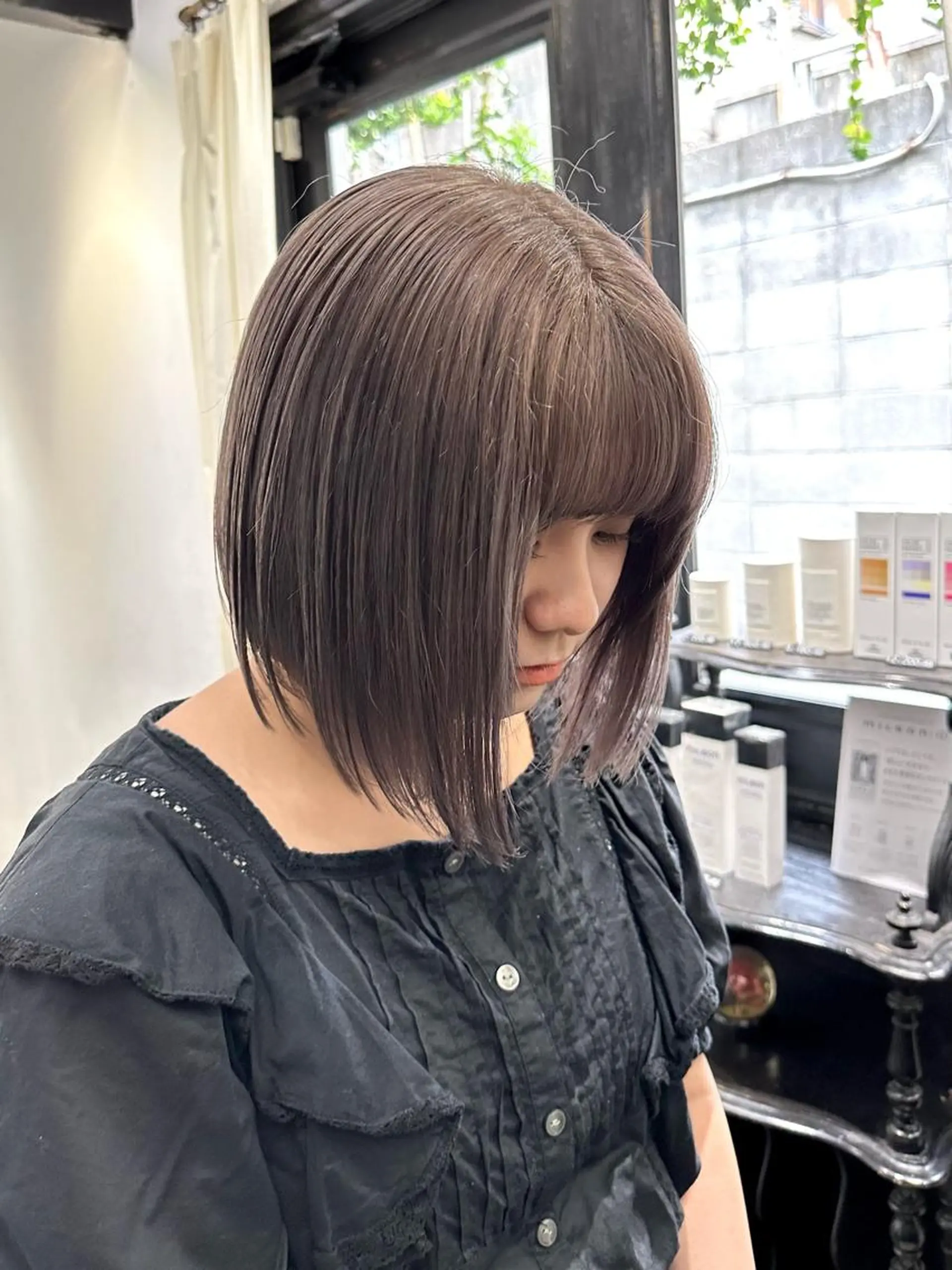 ミディアム カラー ブリーチ 透明感カラー グレージュ ラベンダーカラー ラベンダーグレージュ ヘアカラー トリートメント REAL 心斎橋所属・ブリーチ/ベージュ /ピンク🦋ナツミのヘアスタイル