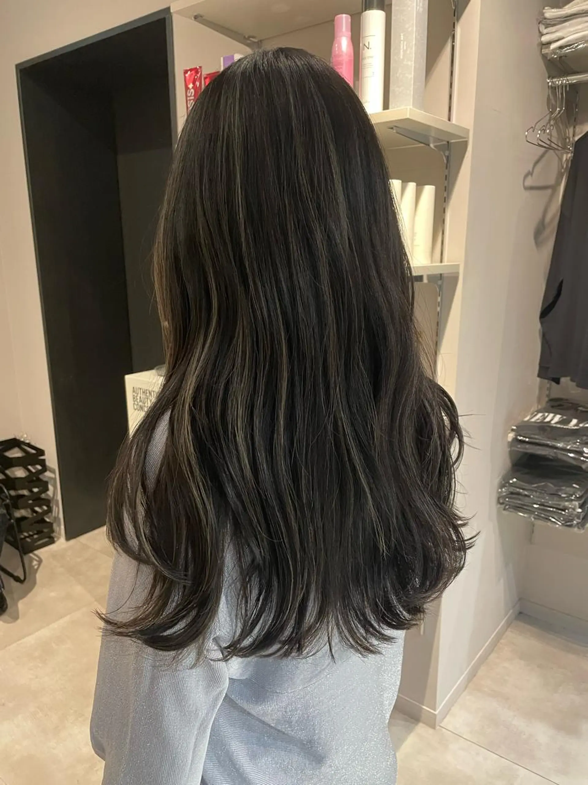 ミディアム カラー ハイライトカラー ハイライト ヘアカラー トリートメント ブリーチ👩‍🦳/ ‪✂︎MANAMIのヘアスタイル