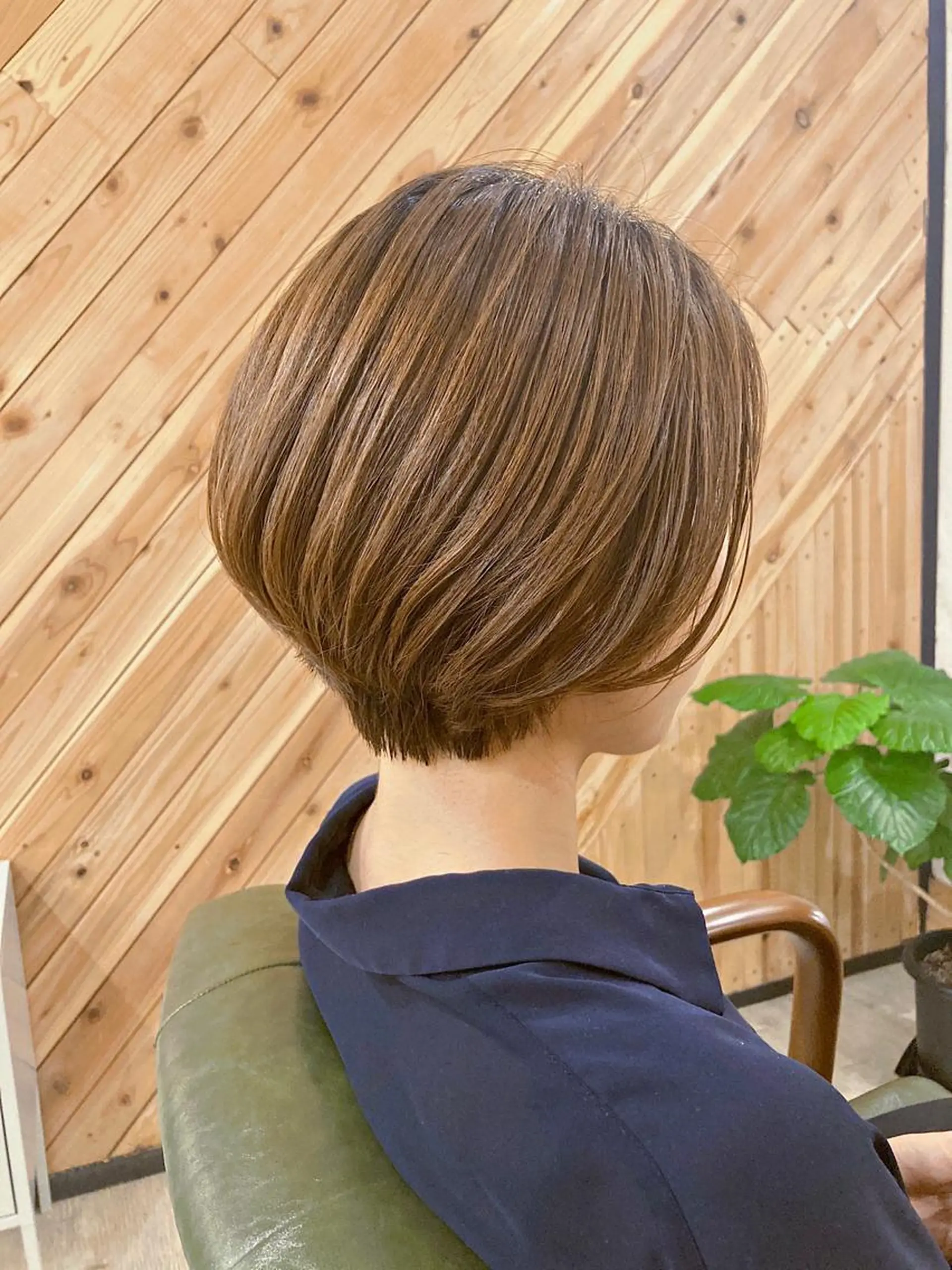 ショート カット ヘアカラー 川間 将彦のヘアスタイル