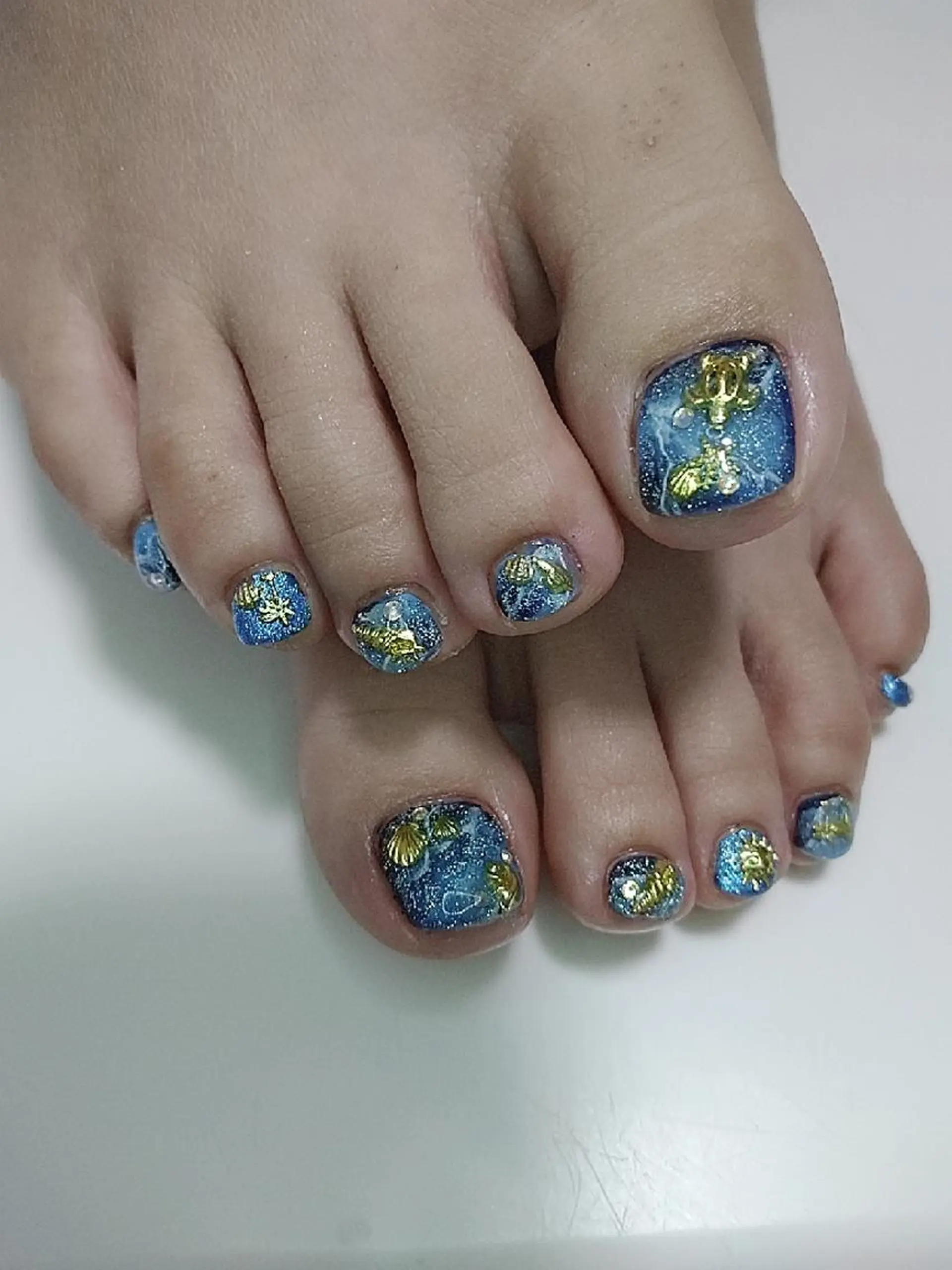 ネイル エステとネイル ローズコンフォートのネイルデザイン