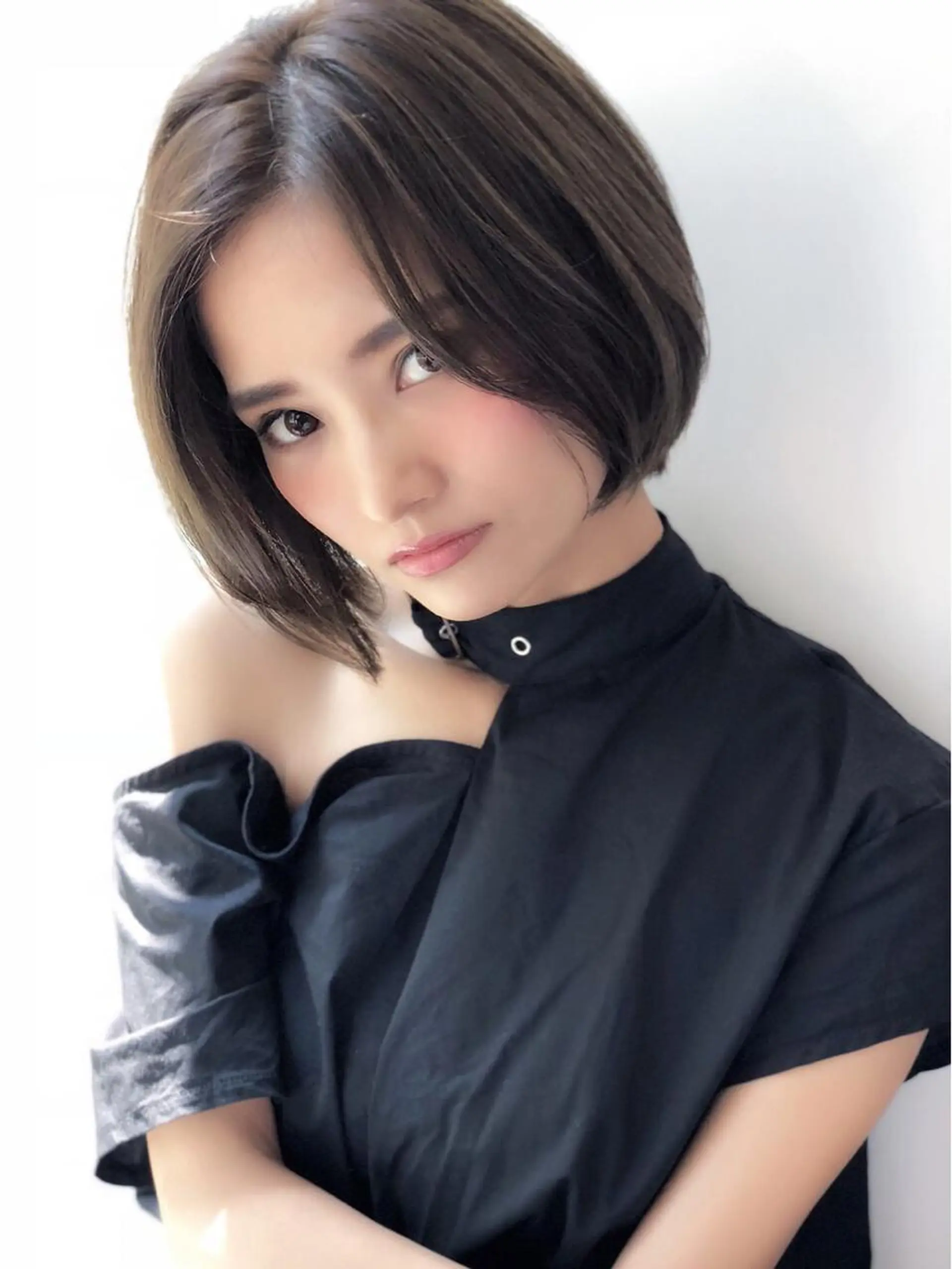 ショート 山本翔一郎 韓国顔周りレイヤーのヘアスタイル