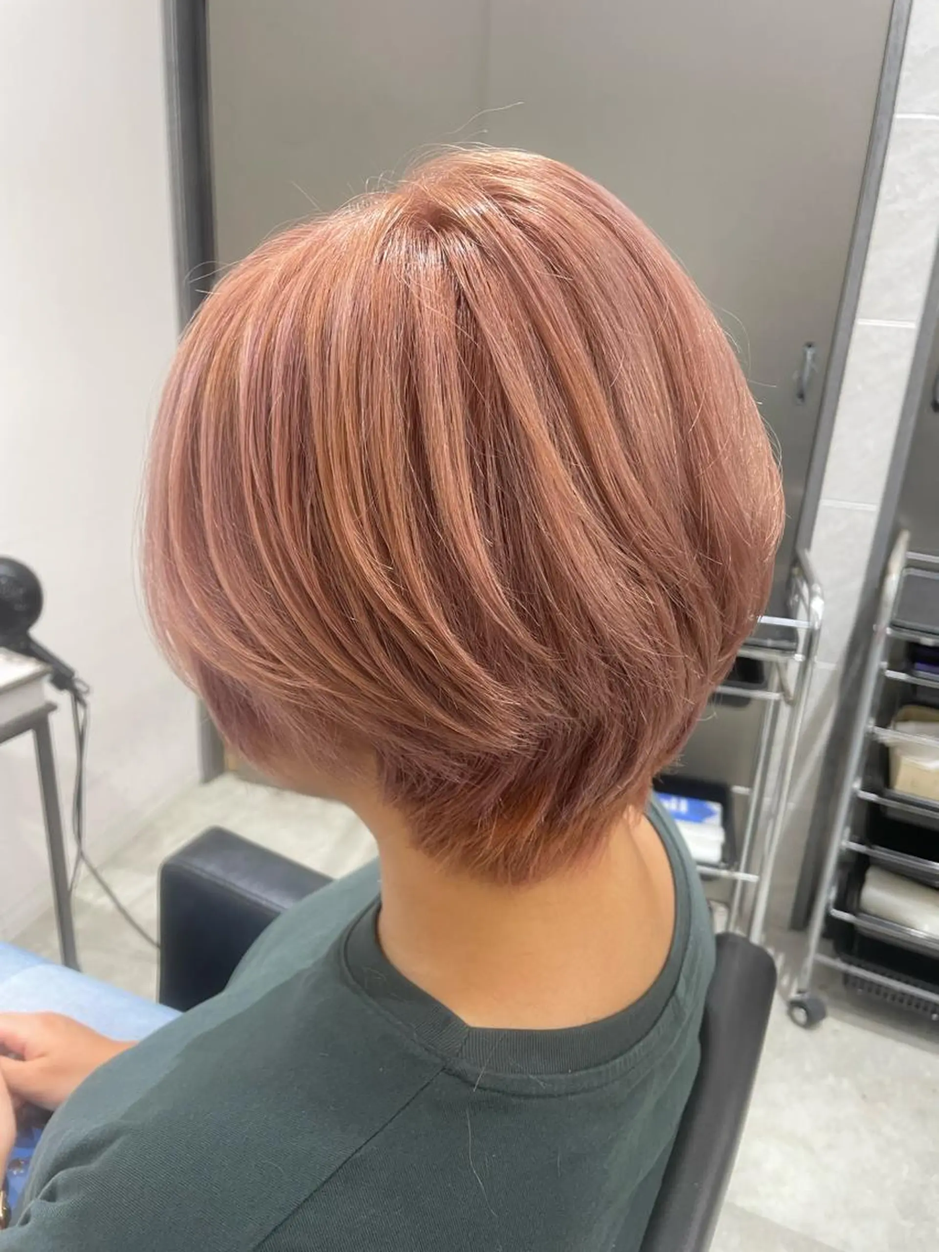 ショート カラー 透明感カラー✨艶髪 制作🌱山根あゆみのヘアスタイル