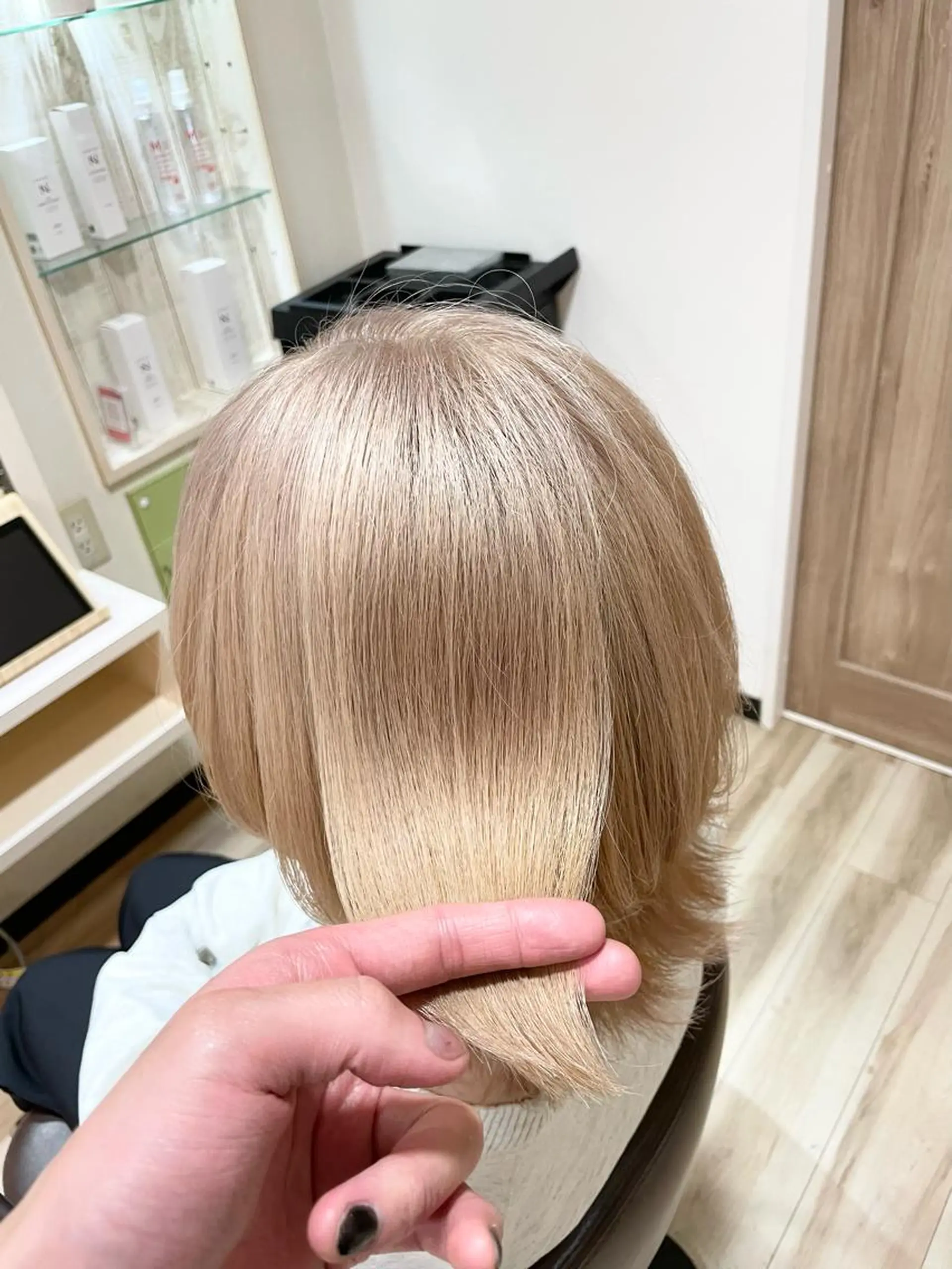 ミディアム カラー 🌈派手髪ハイトーン 🌈鈴木亮太🌈のヘアスタイル