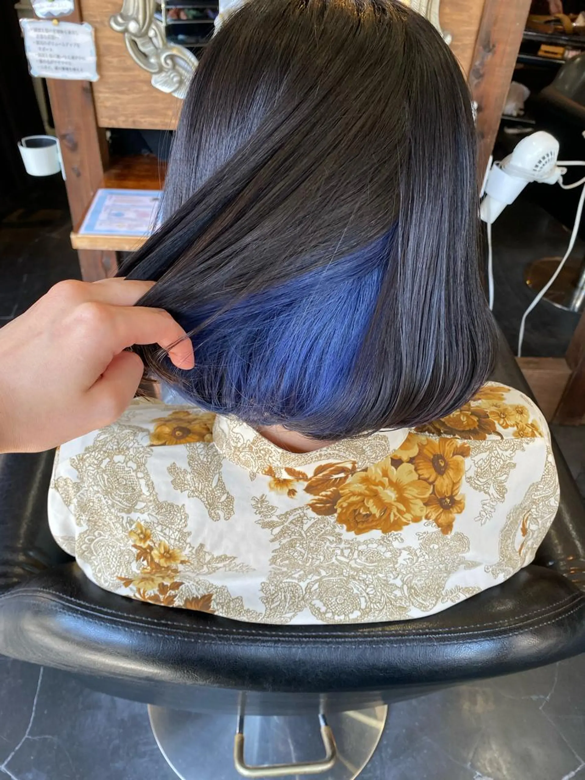 カラー 黒髪 ブルーカラー インナーカラー ヌーベルヴァーグ所属・大野 桃果🐸のヘアスタイル