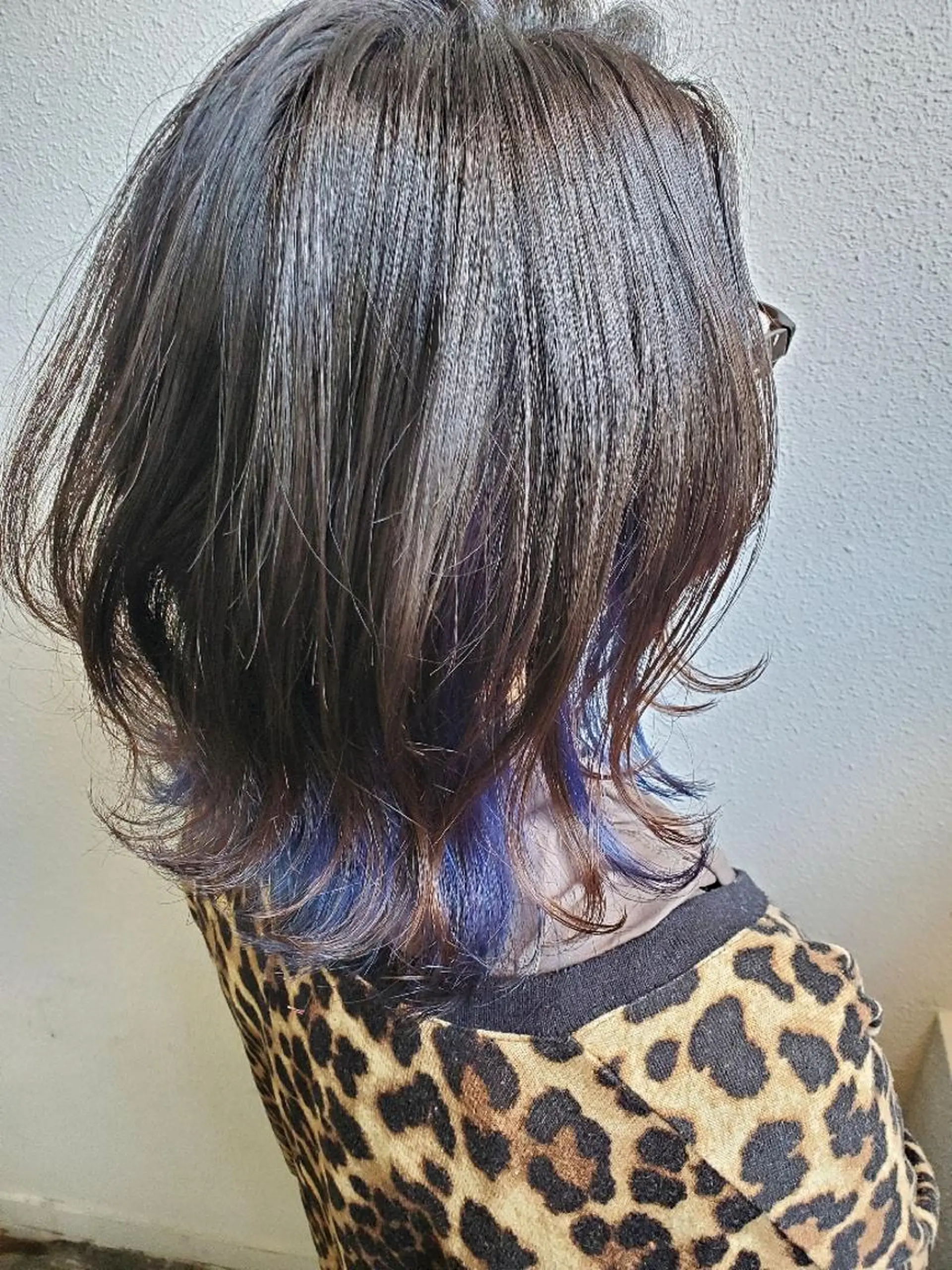 ミディアム カラー アッシュ ブルーカラー インナーカラー スズラン美容室所属・フリーランス 和田のヘアスタイル