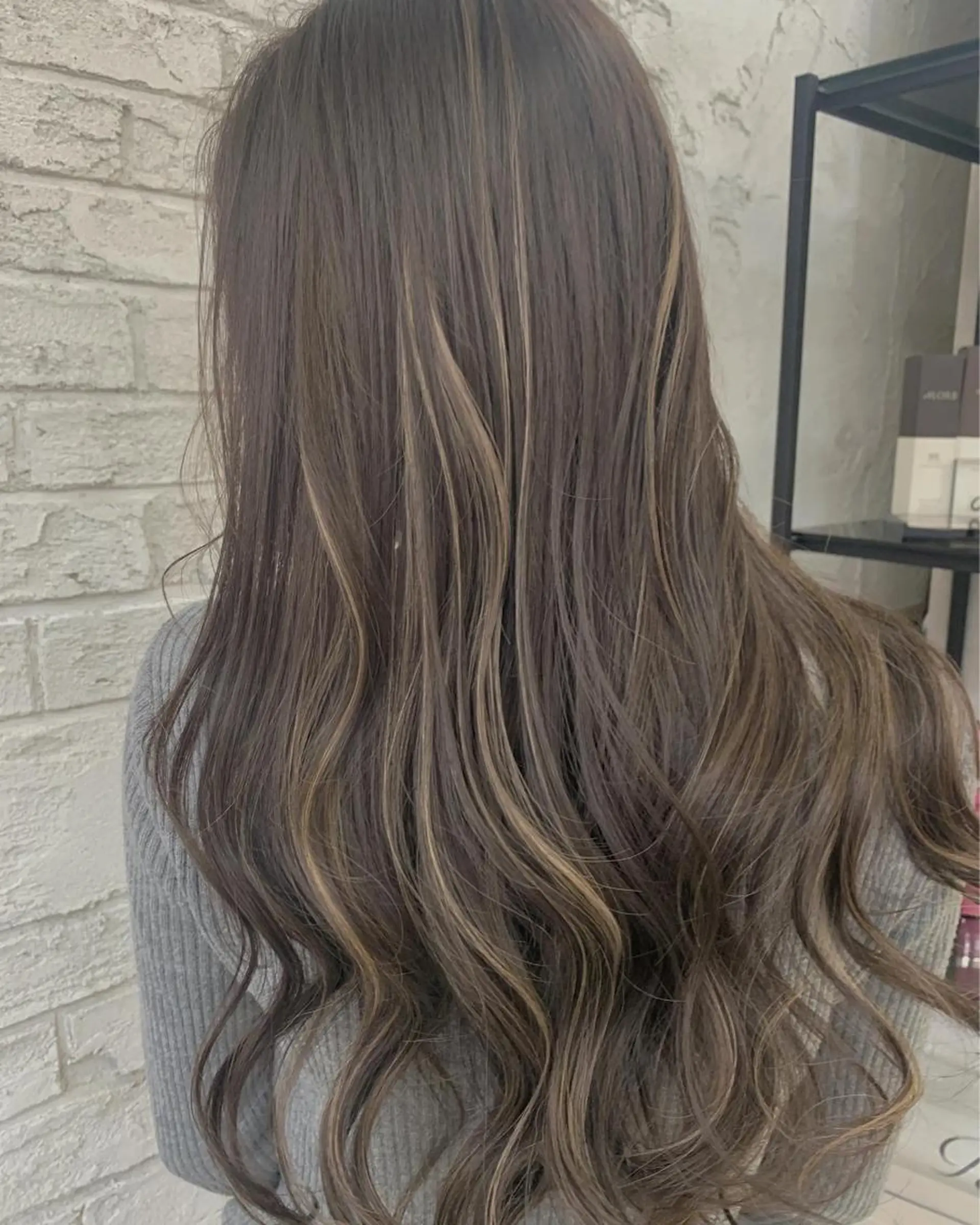 ロング カラー ベージュカラー ハイライトカラー ハイライト ハイライトカラー& ダブルカラー 田口のヘアスタイル