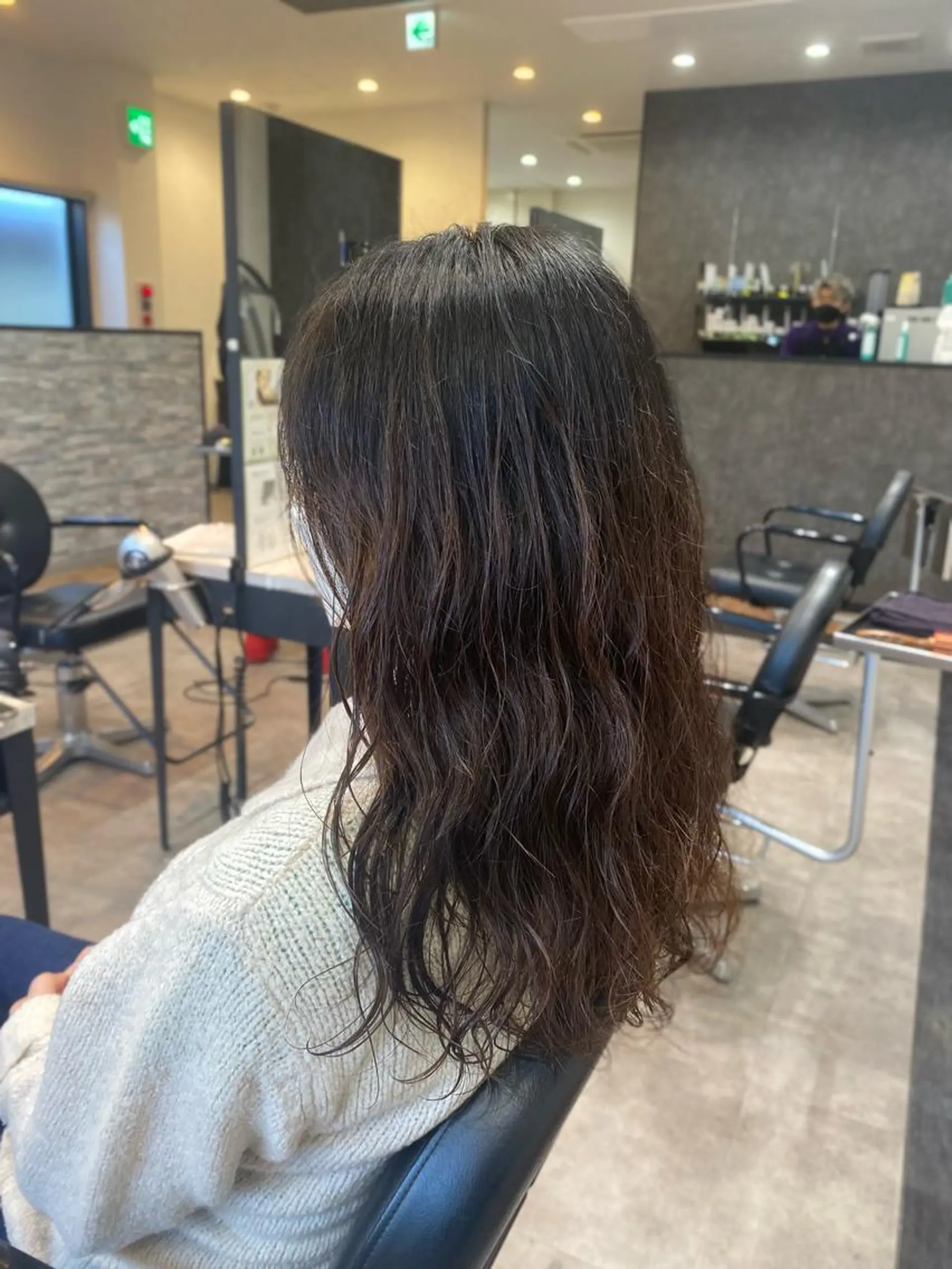 ロング パーマ カット パーマ 矢部 萌深のヘアスタイル