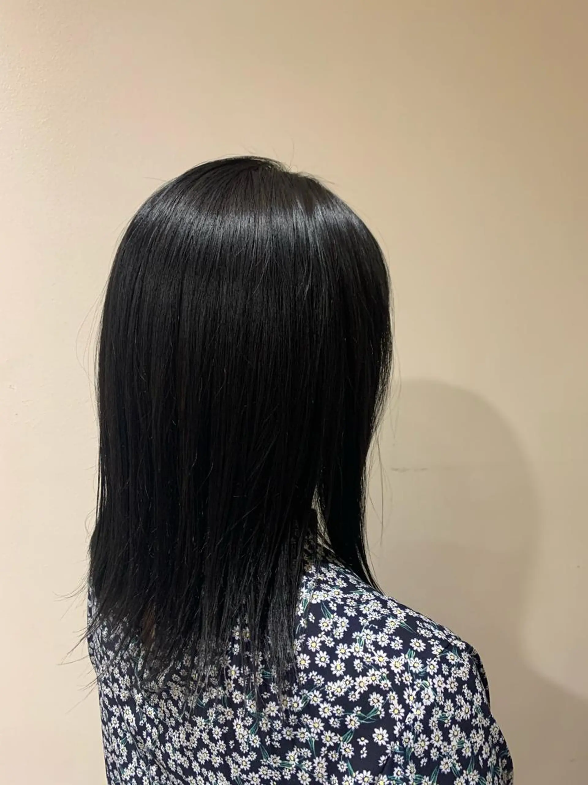 ミディアム カラー ヘアアレンジ 黒髪 ブルーカラー ブルーブラック ヘアカラー トリートメント ヘアセット 金子 廉のヘアスタイル