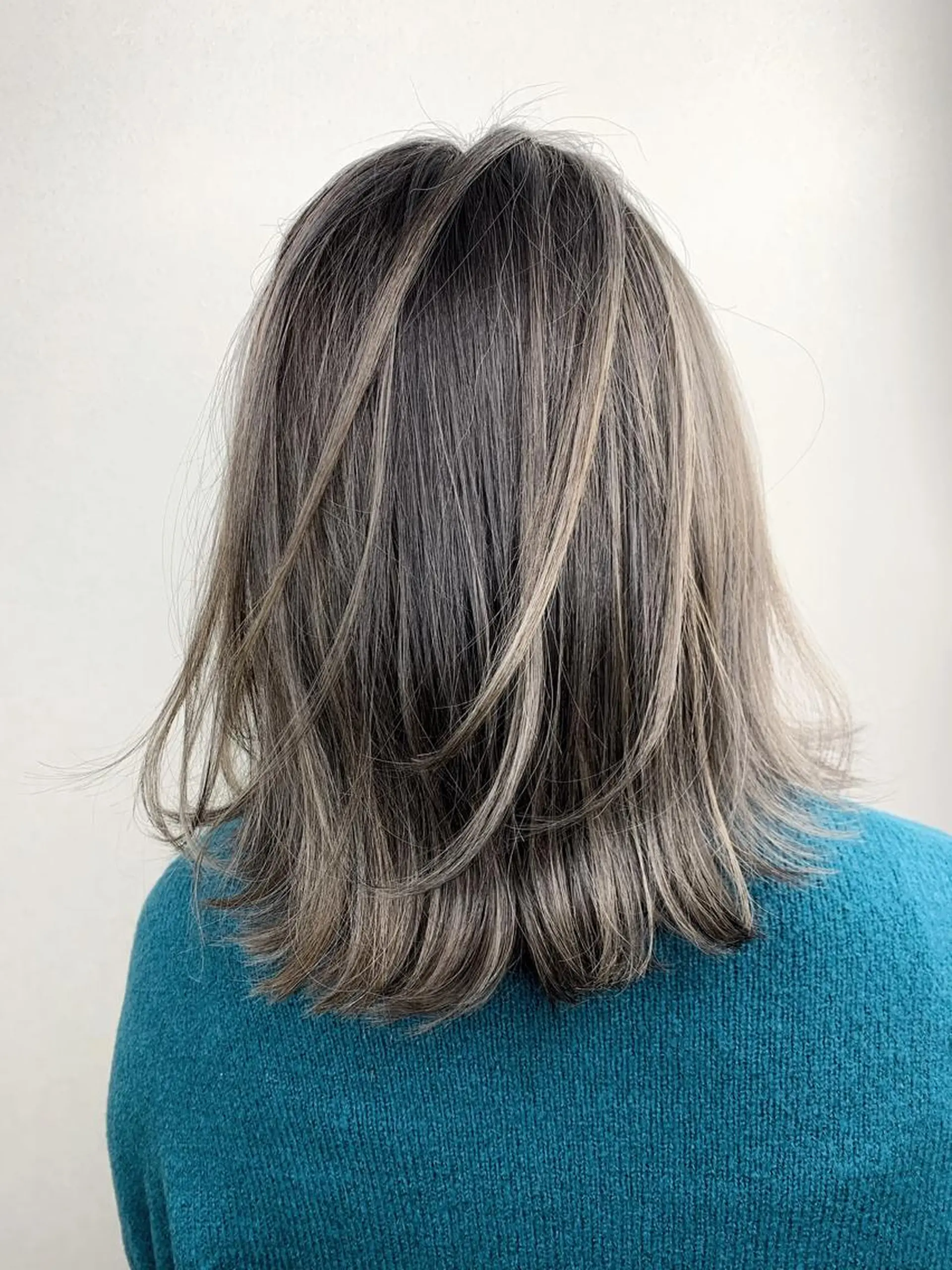 ミディアム カラー バレイヤージュ レイヤーカット due hair 京都駅前店 MILBON オージュア認定サロン【デューヘアー】所属・ハイトーンブリーチ 土坂 由志【京都】のヘアスタイル