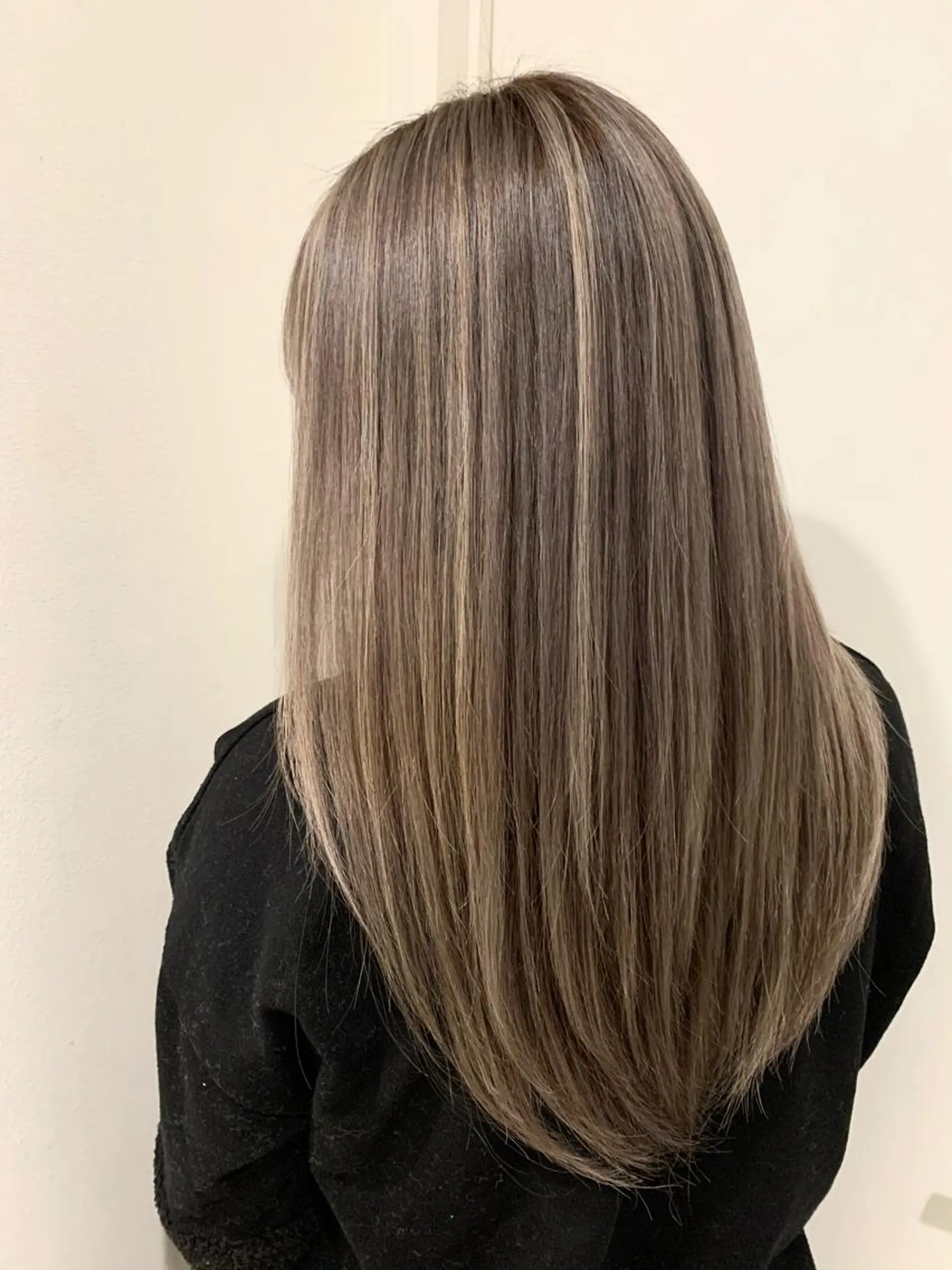 セミロング カラー ヘアアレンジ グレージュ ハイライトカラー ハイライト ヘアカラー 🎨カラー満足度 500%💫ヅル💫のヘアスタイル