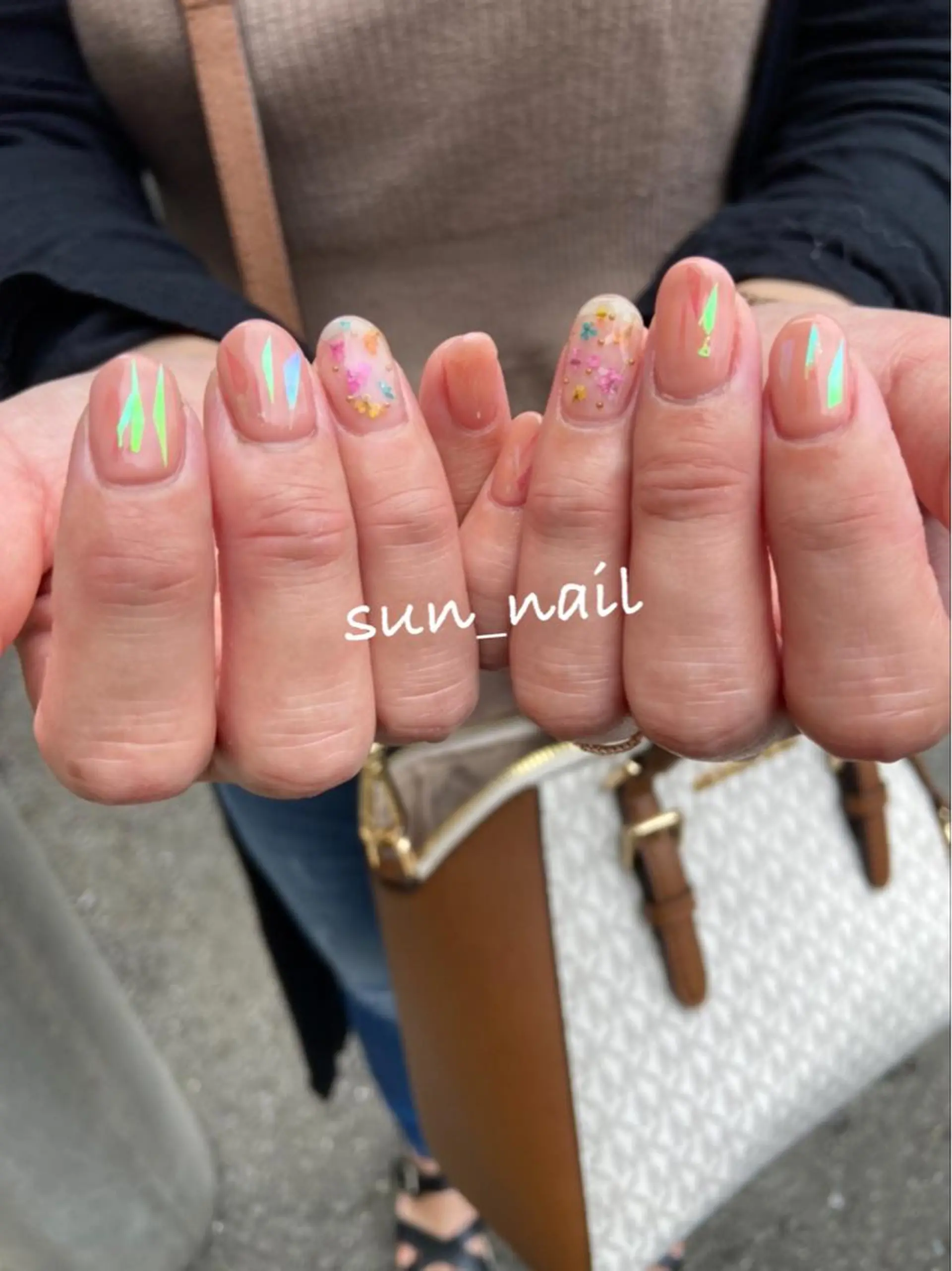 ネイル オーロラネイル クリアネイル ミラーネイル ニュアンスネイル . unffのネイルデザイン