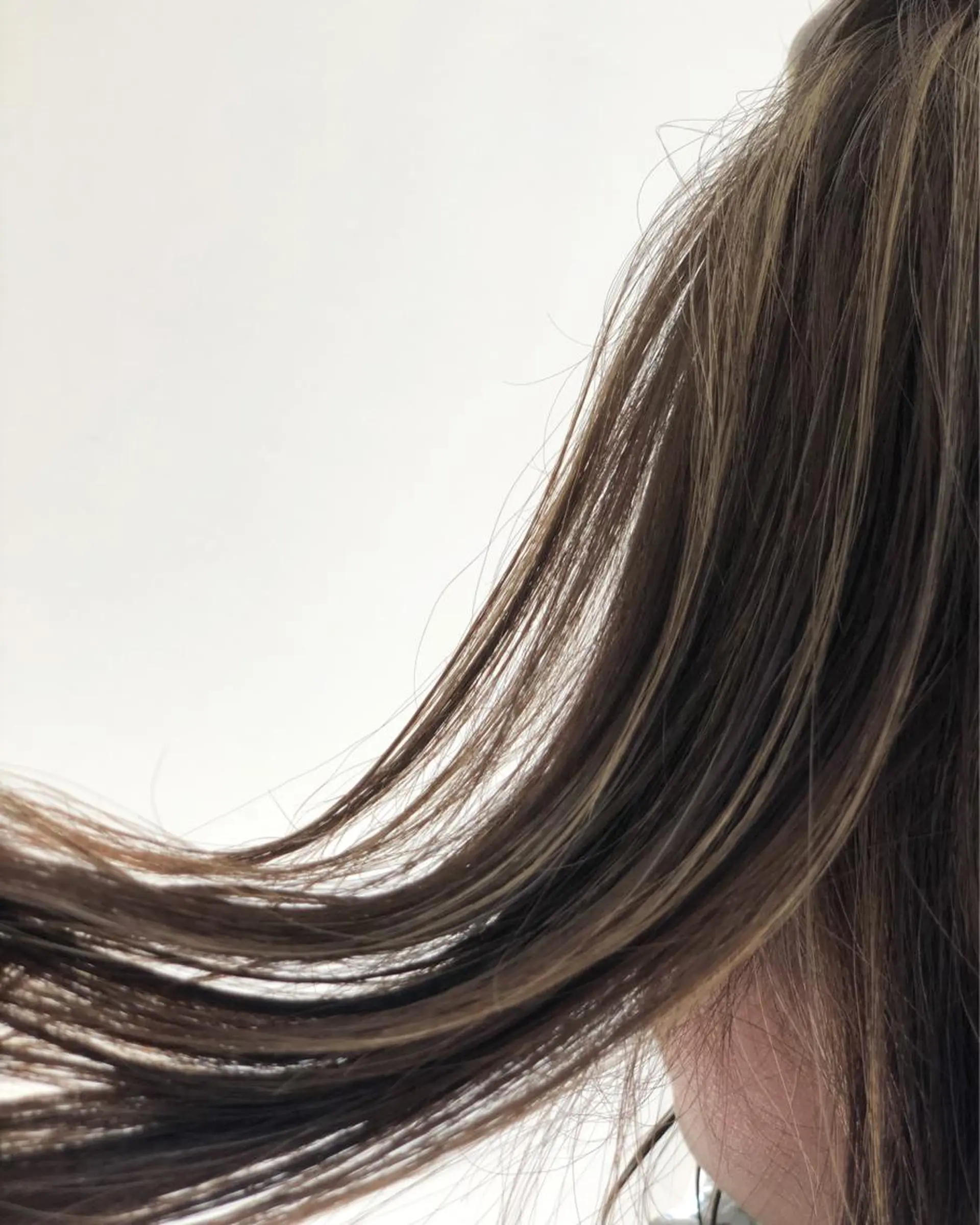 セミロング カラー グレージュ ハイライトカラー ハイライト ヘアカラー トリートメント Tao所属・藤川 大智のヘアスタイル