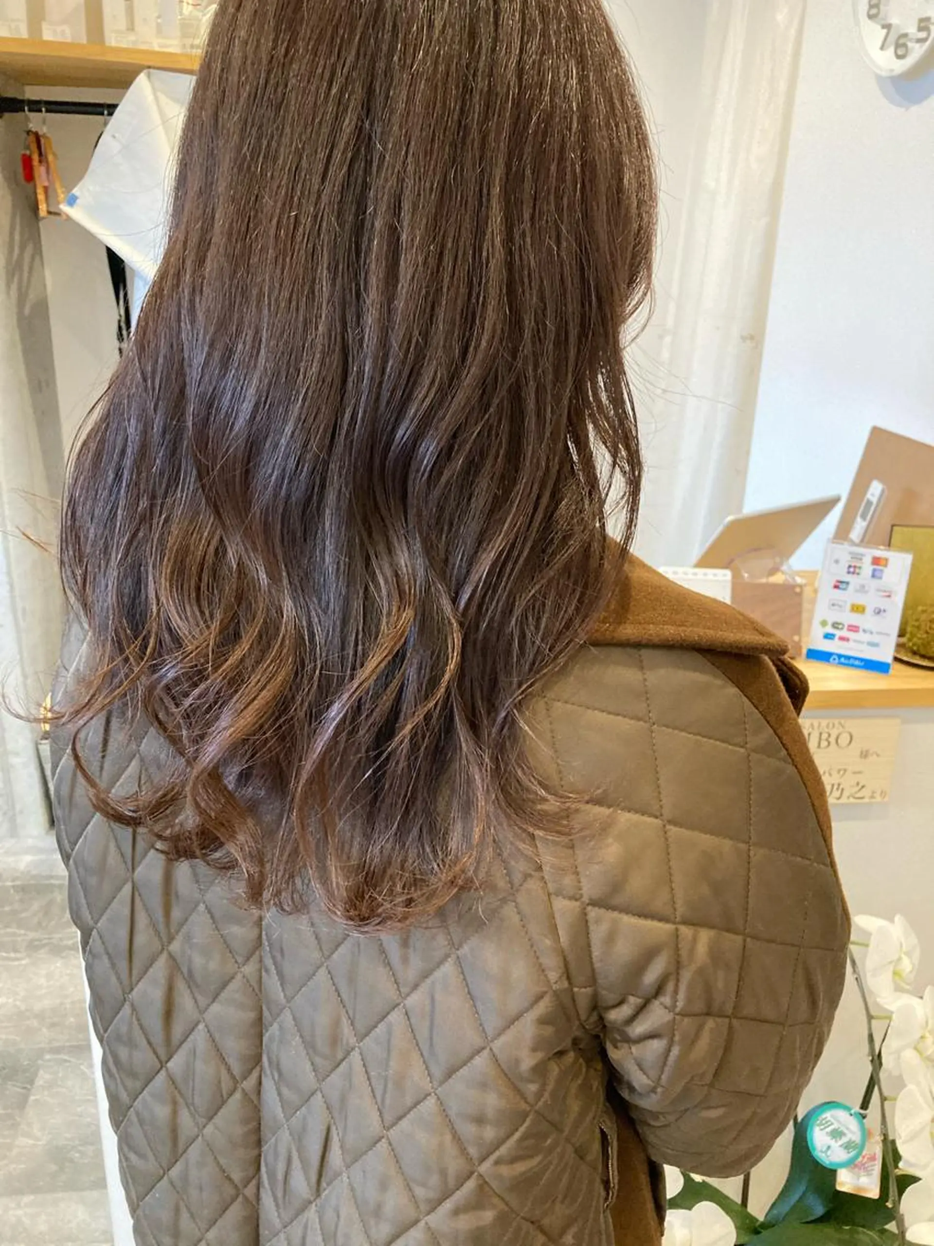 セミロング ヘアカラー トリートメント ✨色持ちの良い艶 カラー✨蟹江真世のヘアスタイル