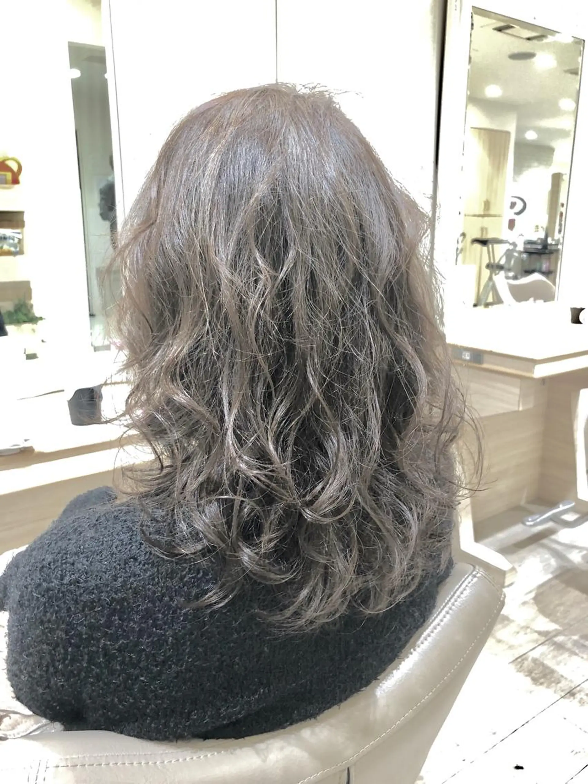 ロング カラー グレージュ ハイライトカラー イルミナカラー ハイライト 店長     押野 勇也のヘアスタイル