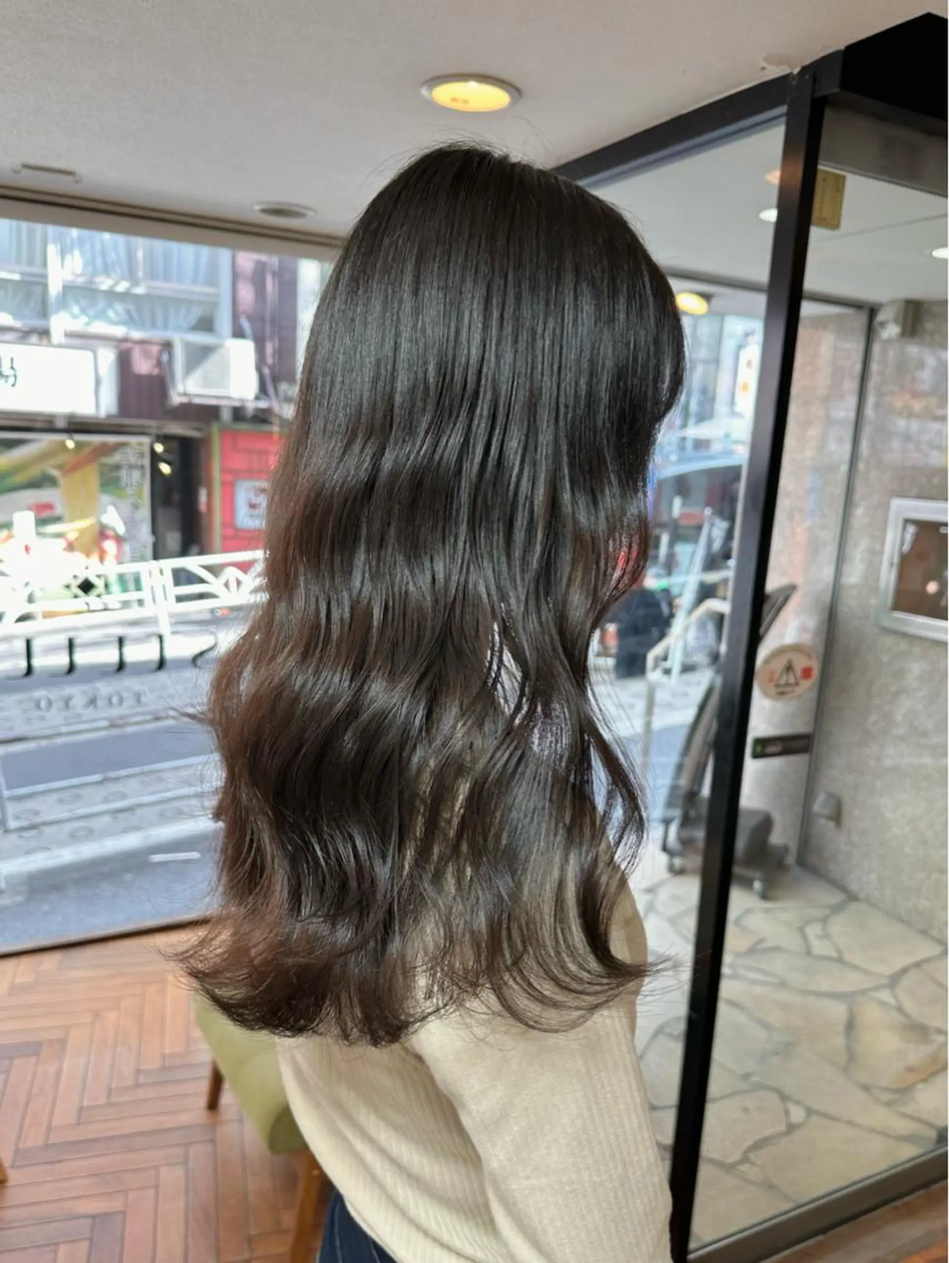 ロング カラー ブリーチ グレージュ ブリーチなしカラー オリーブグレージュ オリーブグレー LUMO所属・矢野 晃平のヘアスタイル