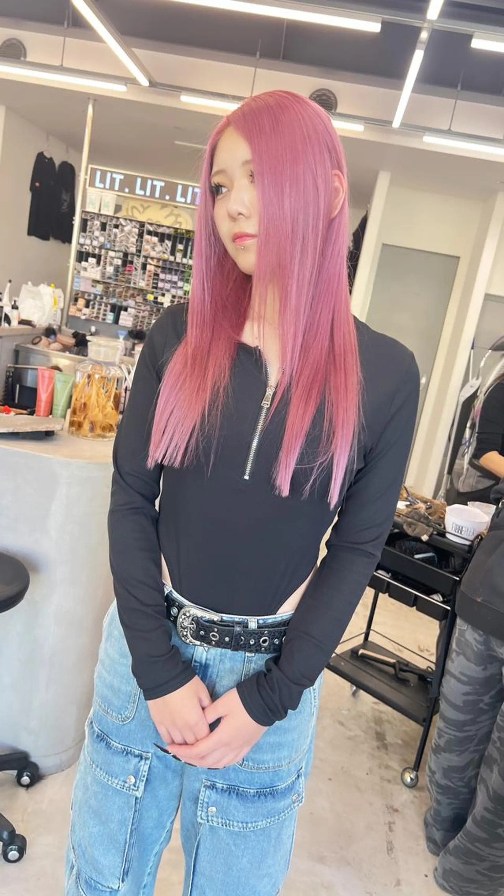 カラー バレイヤージュ ブリーチ ハイトーンカラー インナーカラー ブリーチなしカラー LIT. フリー予約のヘアスタイル