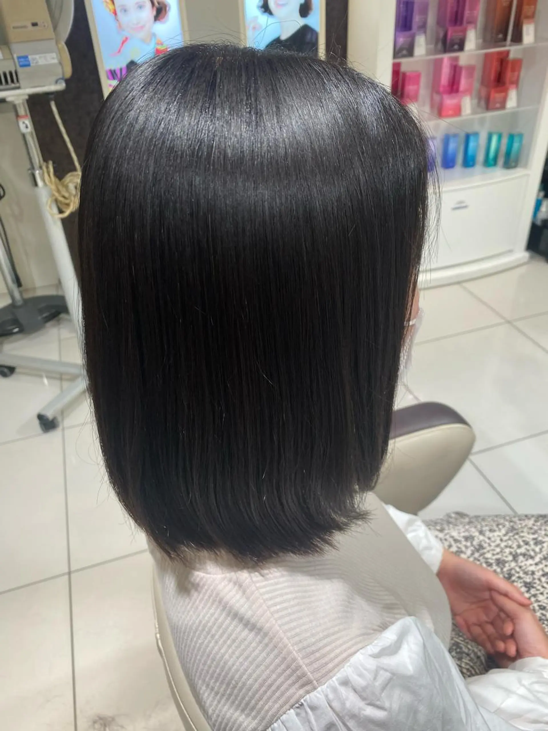 セミロング カット 縮毛矯正 透明感カラー💜艶髪 sayakaのヘアスタイル