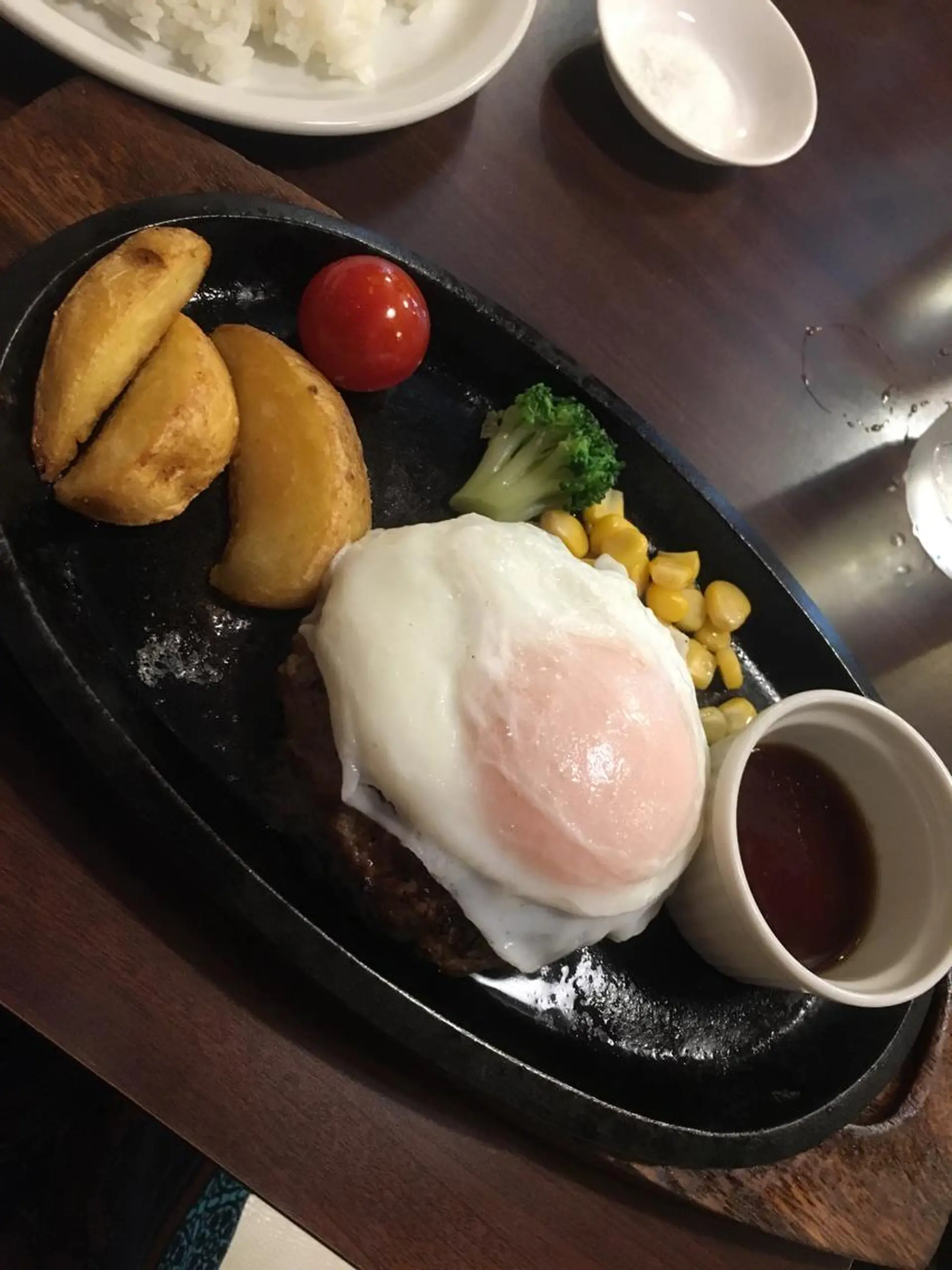 ショート カラー パーマ ヘアアレンジ キッズ ネイル マツエク・マツパ アニメ,Vオタク× 即効痩せエステサロンのエステ・リラクイメージ