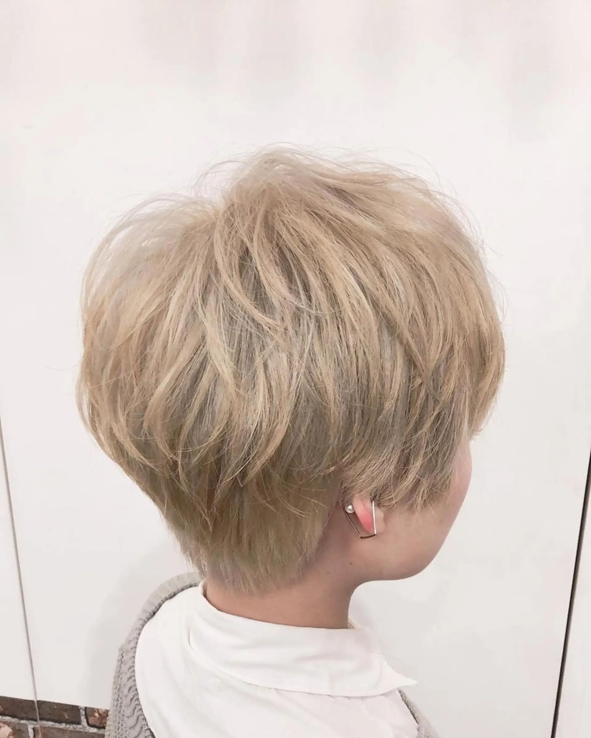 ショート カラー ブリーチ ケアブリーチ レイヤーカット 🟦西荻窪メンズ特化 美容師🟦Yu-Jiのヘアスタイル