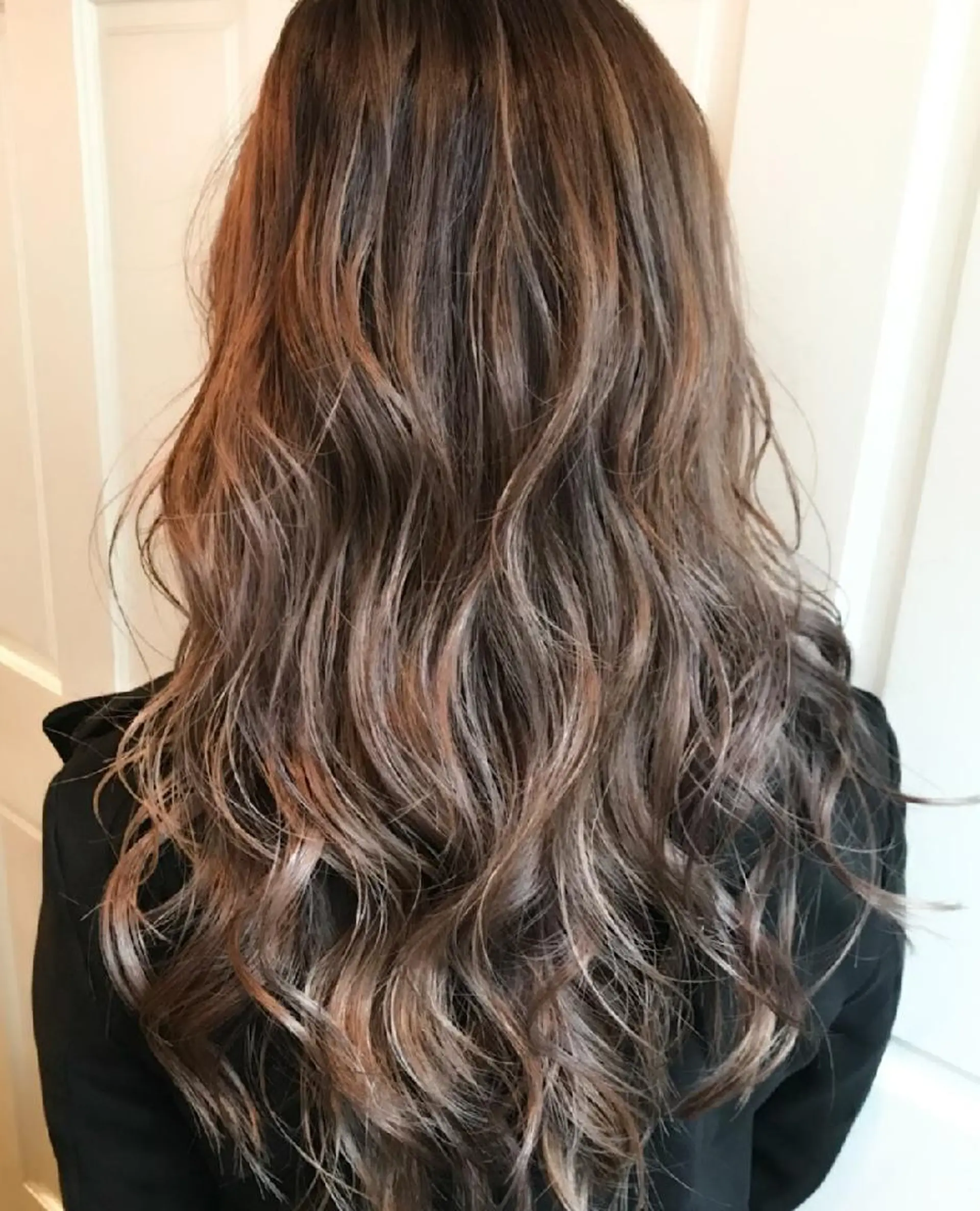 ロング カラー ヘアカラー HAIR WORKS HELM所属・ショート✨ボブ✨代表 新田見美仁のヘアスタイル