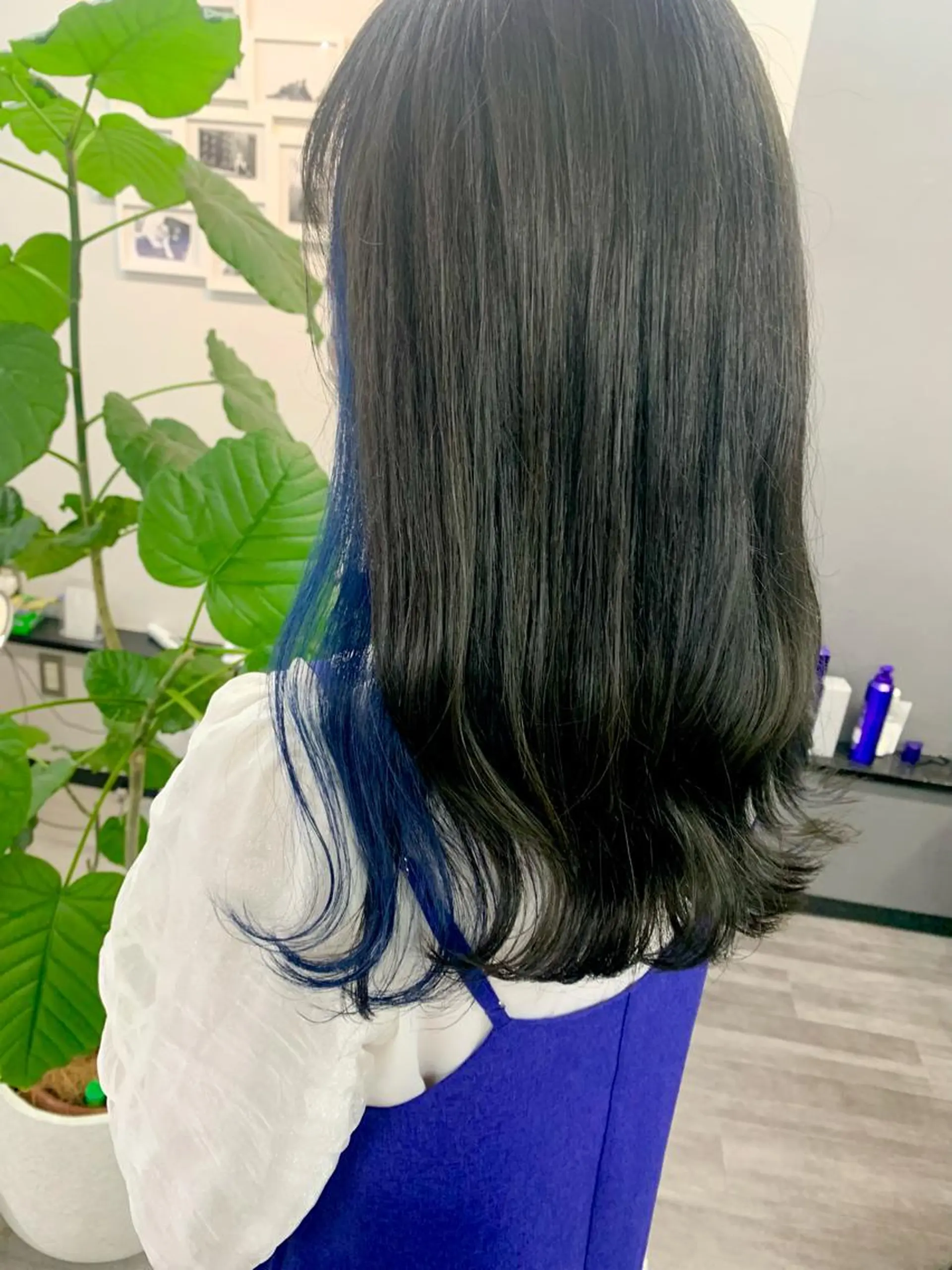 ロング カラー ブルーカラー ヘアカラー 坂井 水菜美のヘアスタイル