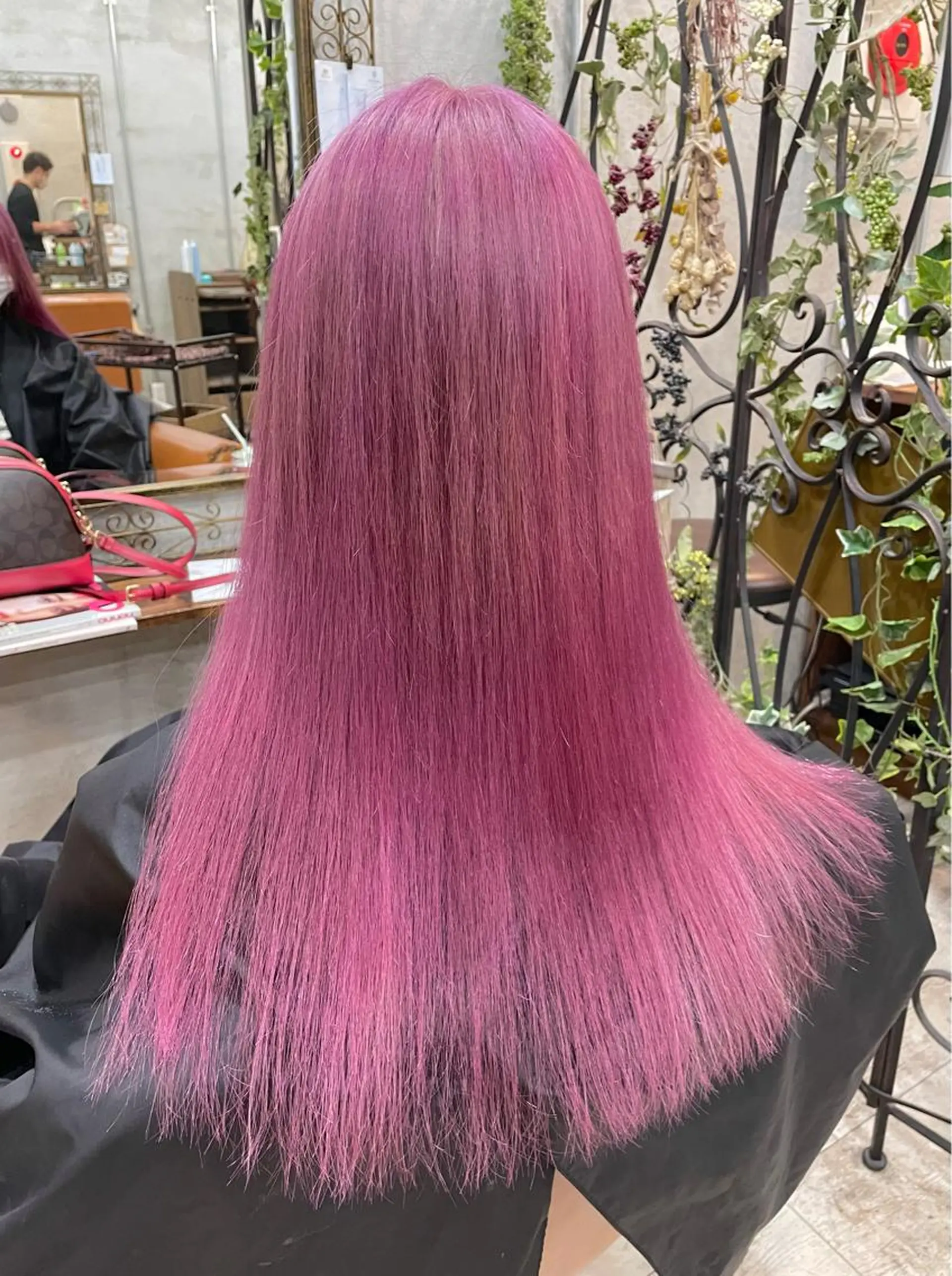 ロング カラー ヘアアレンジ ヘアカラー 【ピンク/韓国ヘア/ ヘアセット】亜海のヘアスタイル