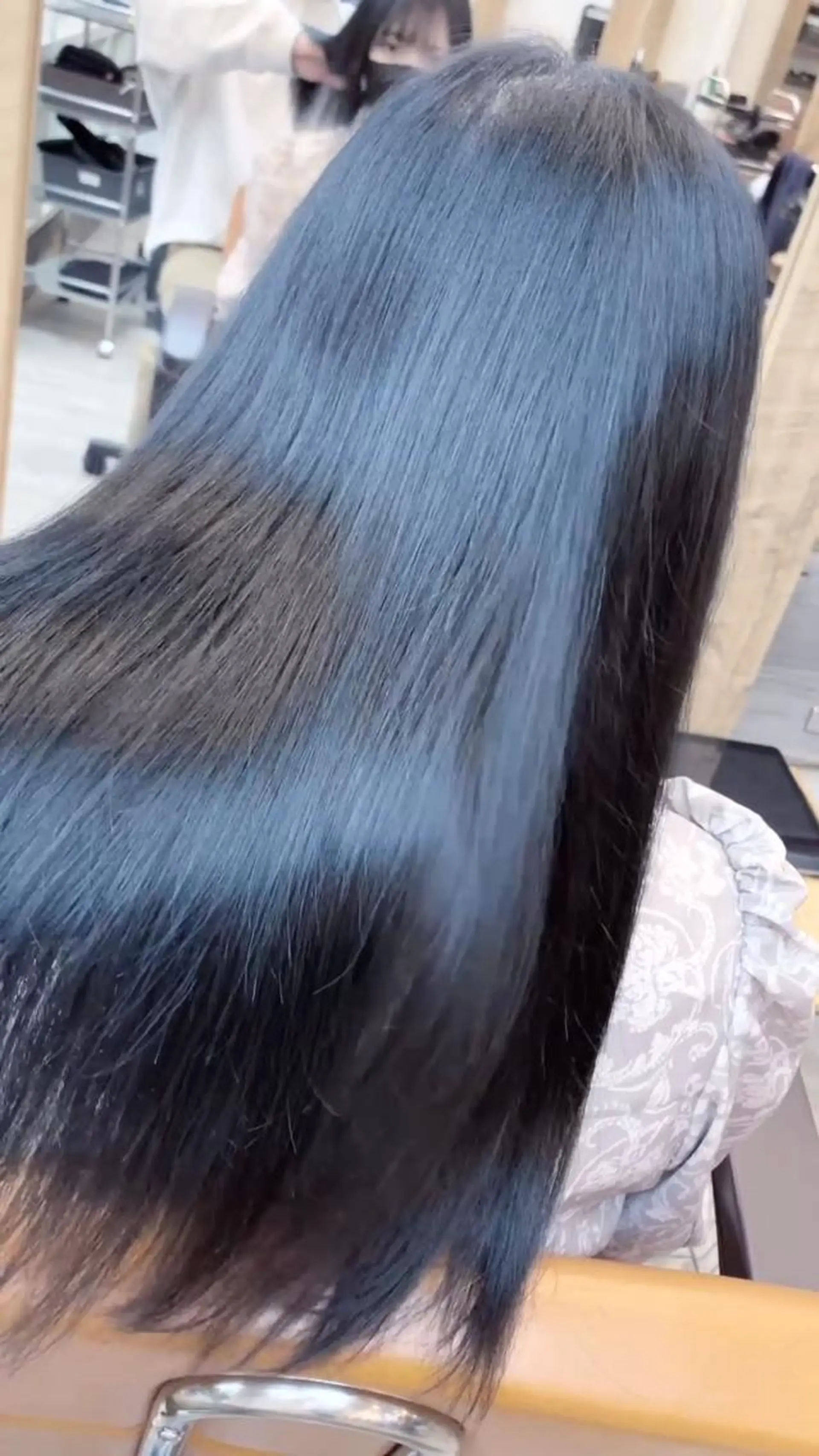 ミディアム くせ毛 エギョモリ 顔まわりレイヤー タンバルモリ ヨシンモリ カット ヘアカラー トリートメント 武田涼レイヤーカット 髪質改善×縮毛矯正のヘアスタイル