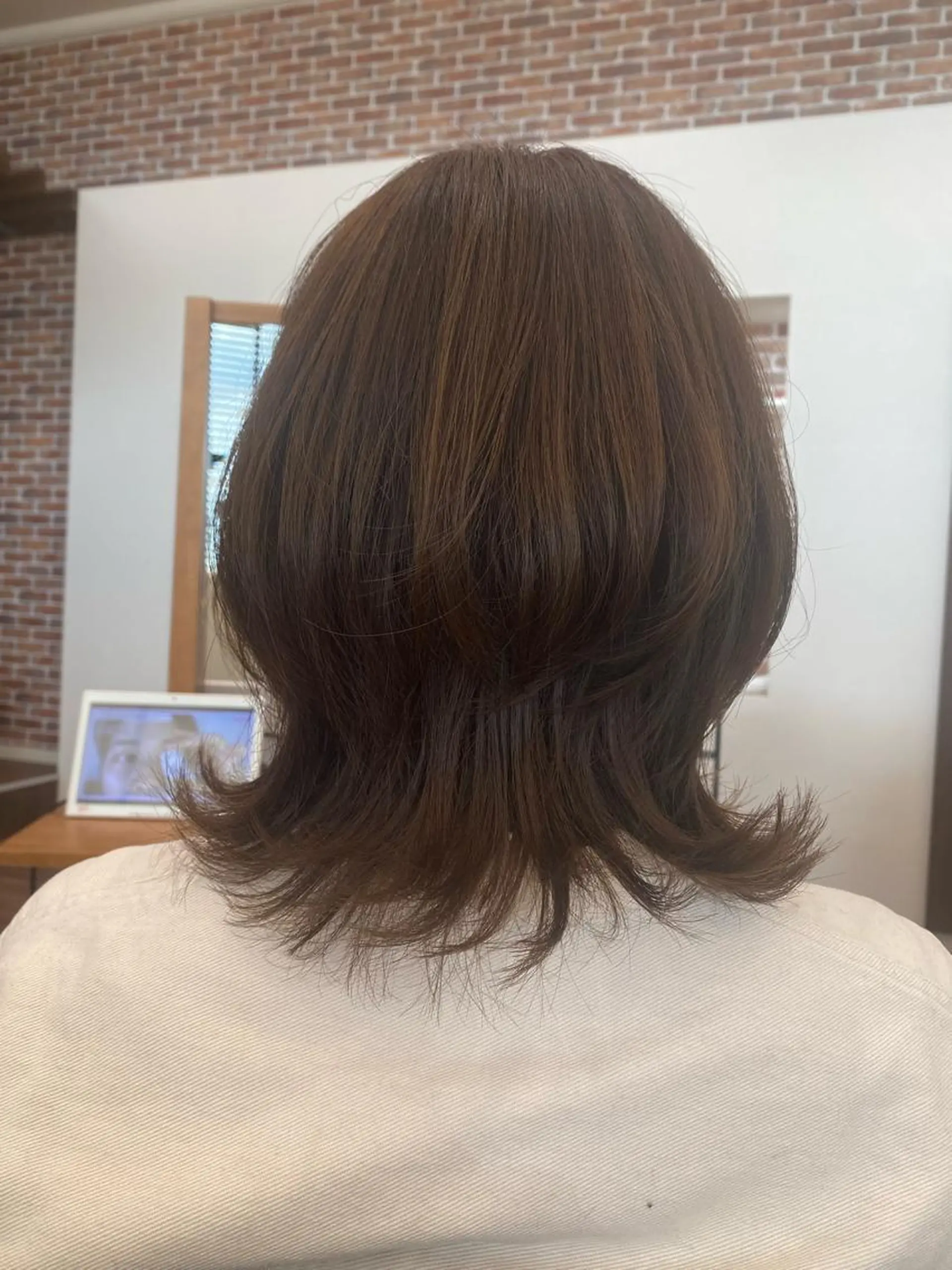 ミディアム カラー 大輪 日向子のヘアスタイル