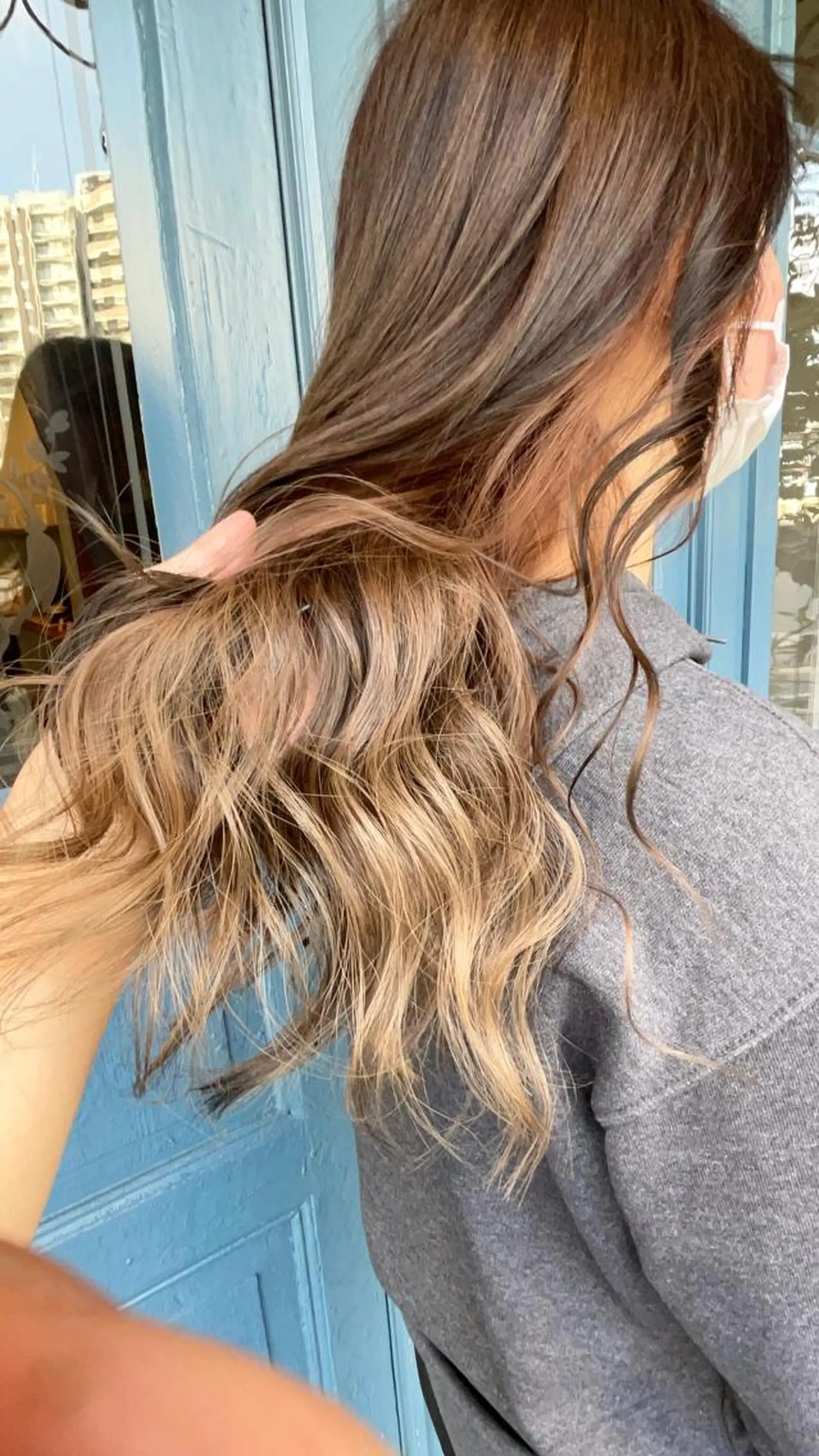 セミロング ブリーチ毛矯正.髪質 改善.髪にドラマをのヘアスタイル