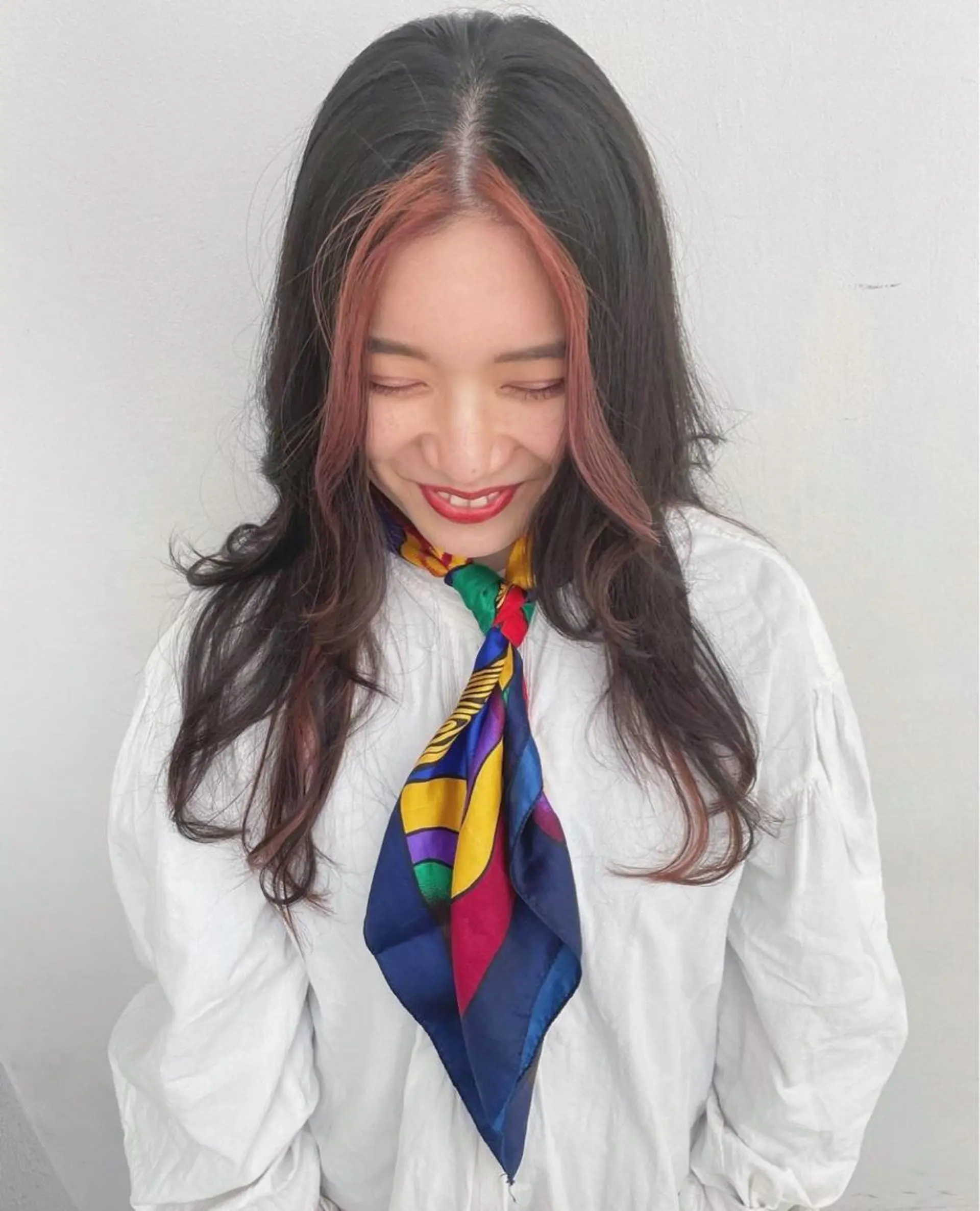 ロング カラー デザインカラー 顔周りカット Of　HAIR所属・外山 なつ美のヘアスタイル