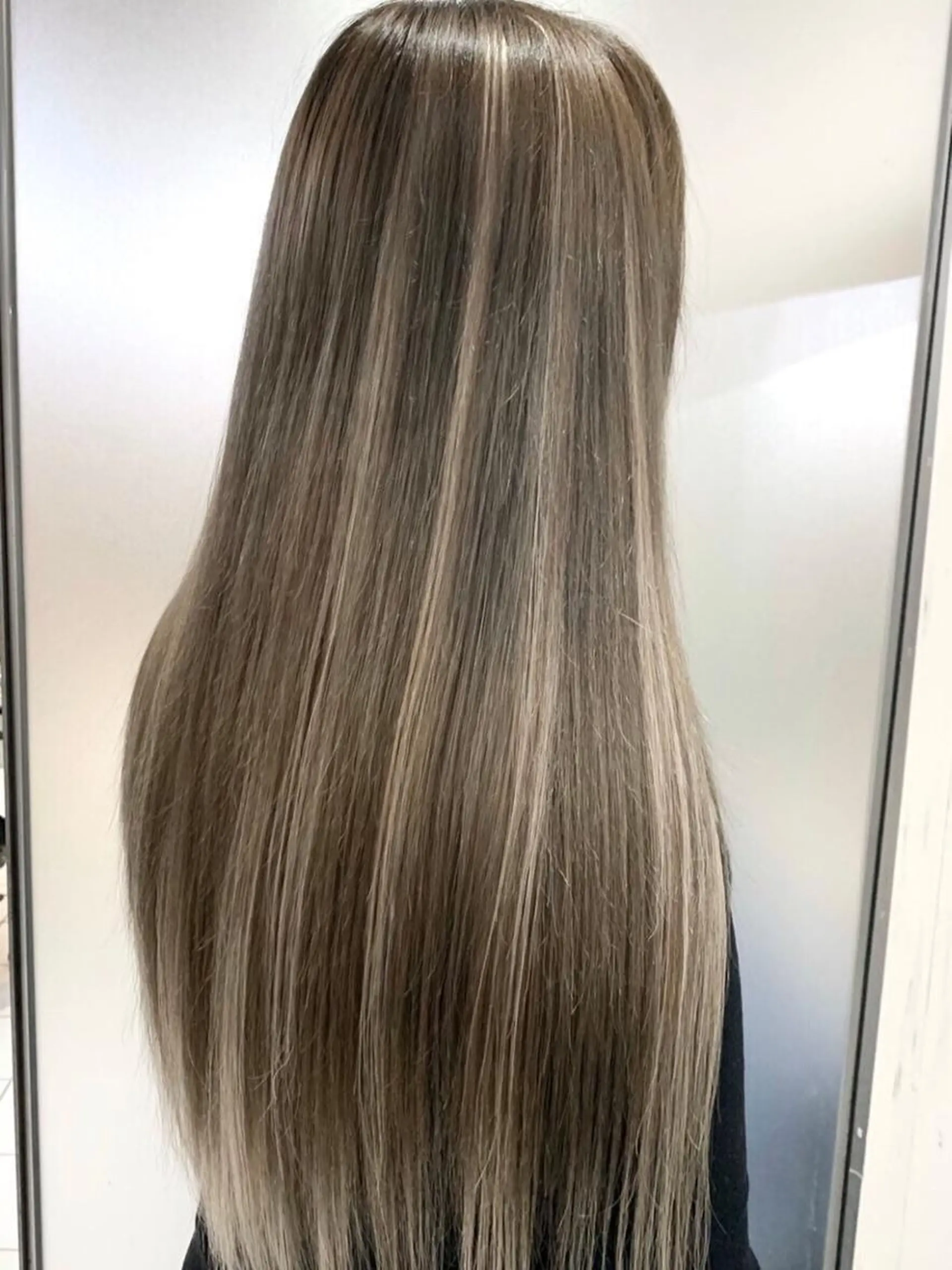 ロング カラー ヘアアレンジ Device ディバイスのヘアスタイル