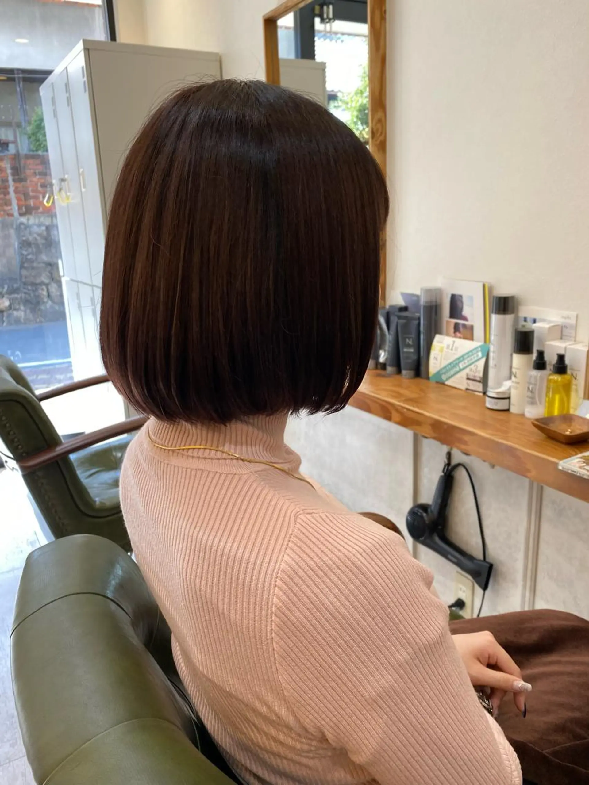 ショート カラー アッシュ アッシュブラウン アッシュグレー アッシュグレージュ ブリーチ カット ヘアカラー トリートメント エイト ウメダのヘアスタイル