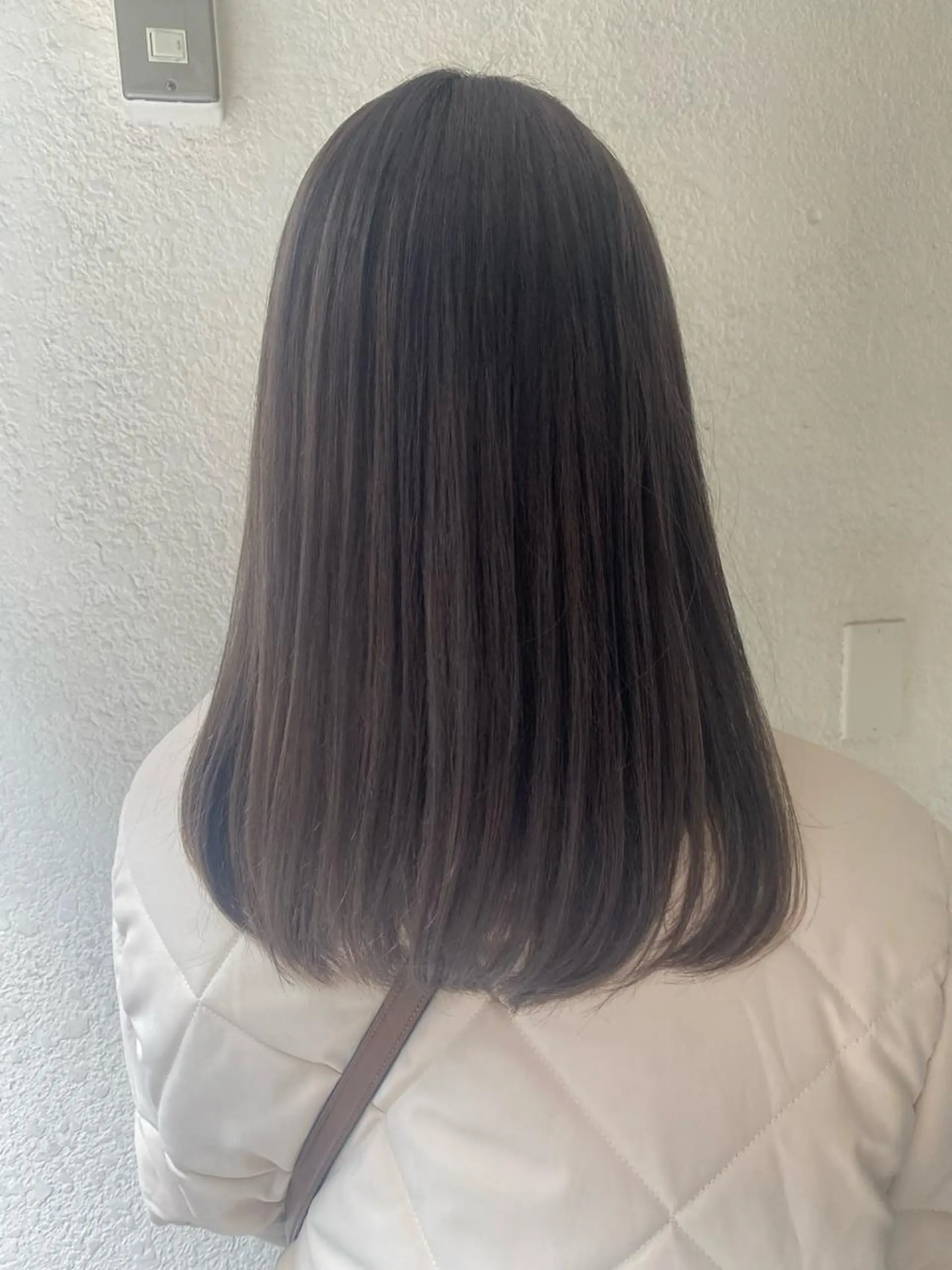 ミディアム カラー ブリーチ グレージュ カット ヘアカラー トリートメント COLO✨️ 白川綺香のヘアスタイル