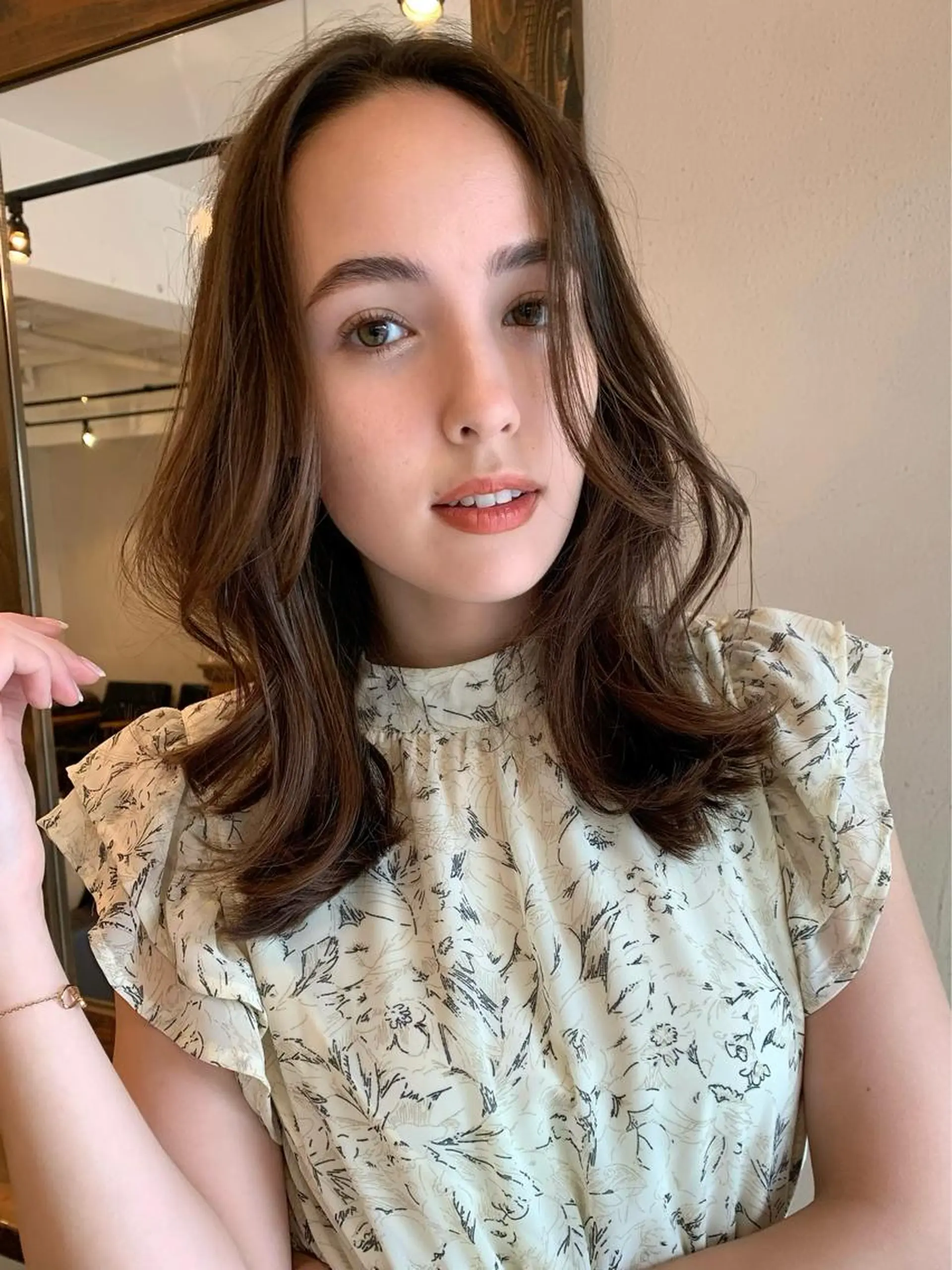 セミロング カラー 透明感/オリーブ/ グレージュ/YUKAのヘアスタイル