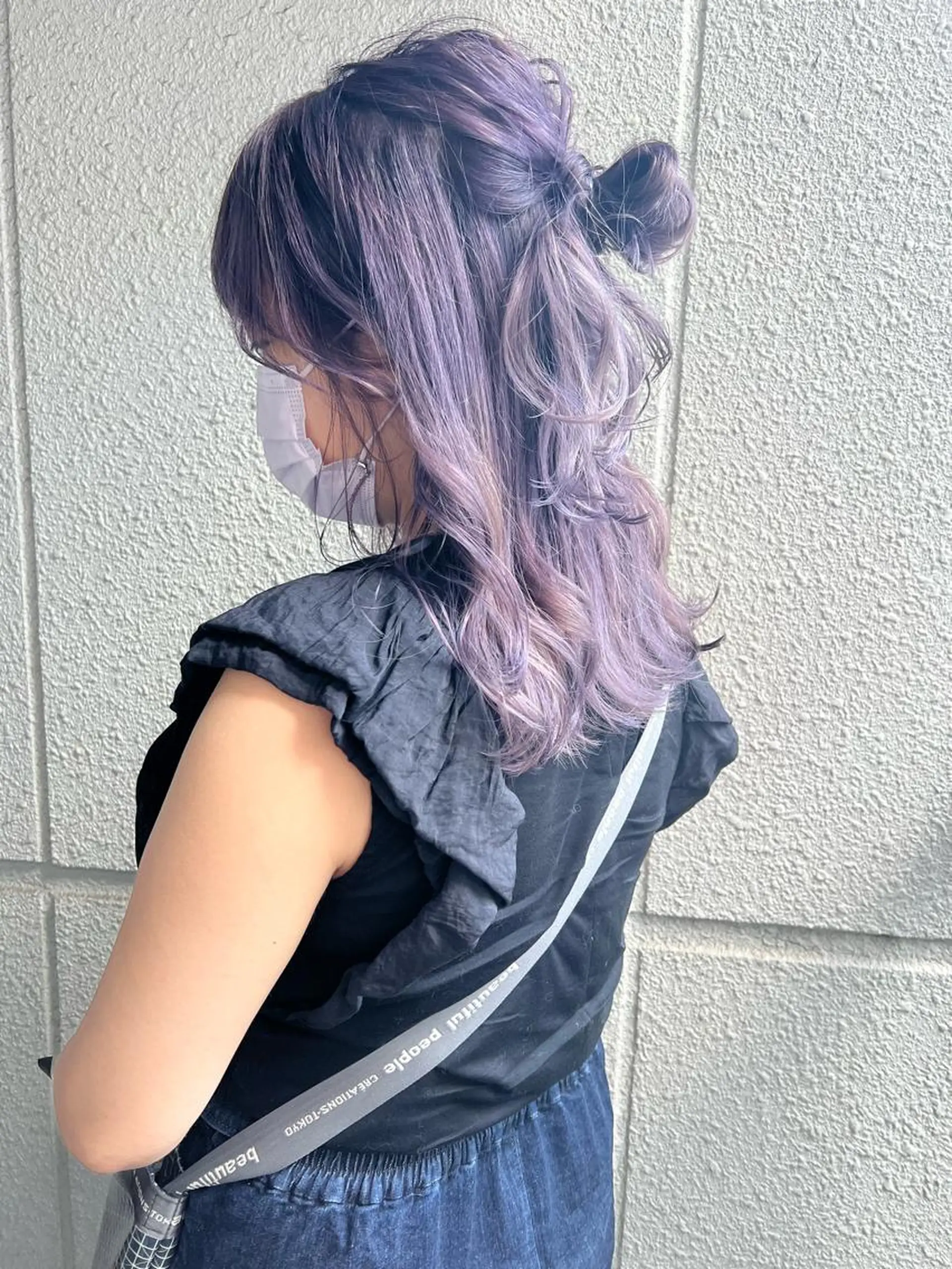 セミロング カラー ヘアアレンジ ブリーチ ラベンダーカラー ヘアカラー カラーパティシエ facce🌼ikoのヘアスタイル