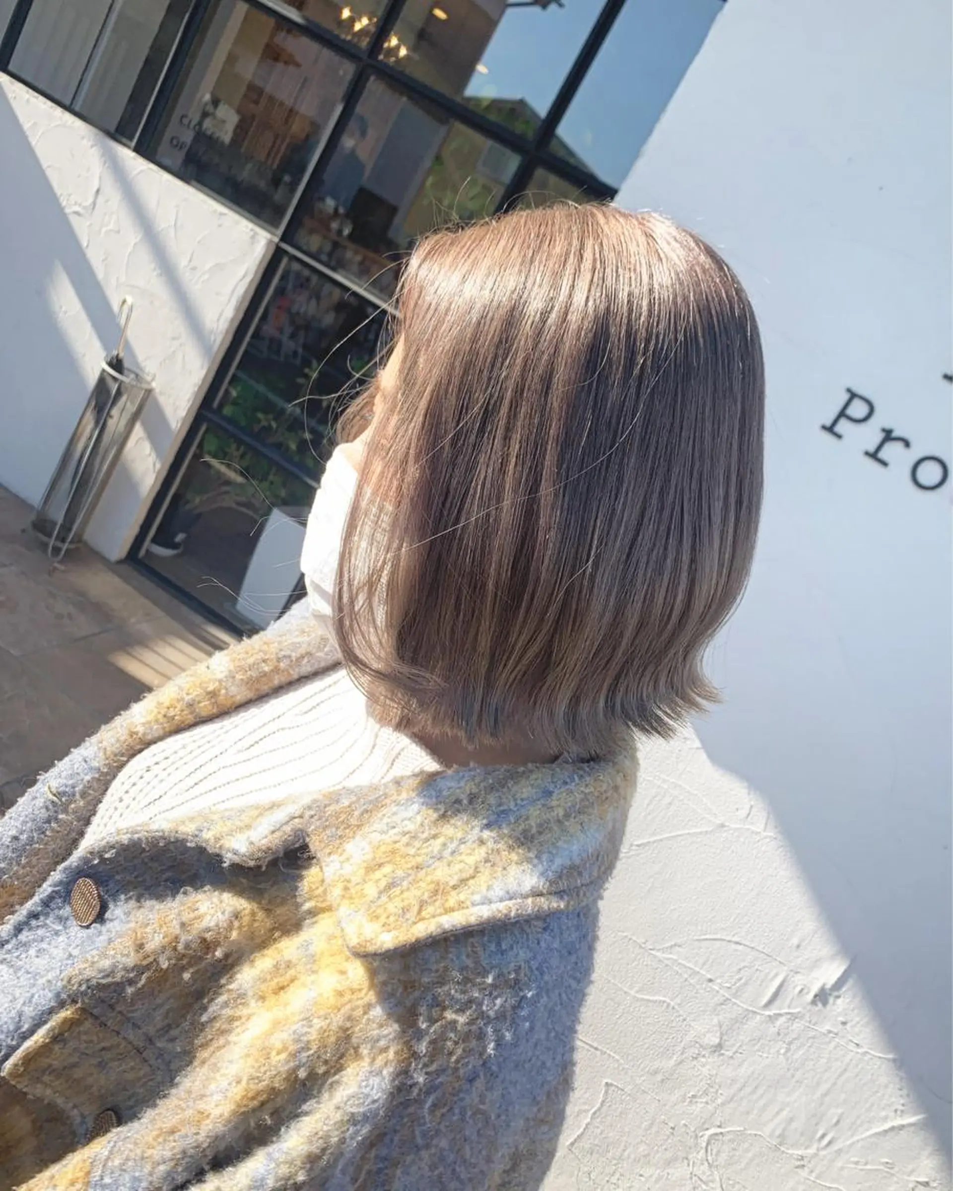 ショート カラー ブリーチ グレージュ ヘアカラー Morpho Hair Product所属・井上 花音のヘアスタイル