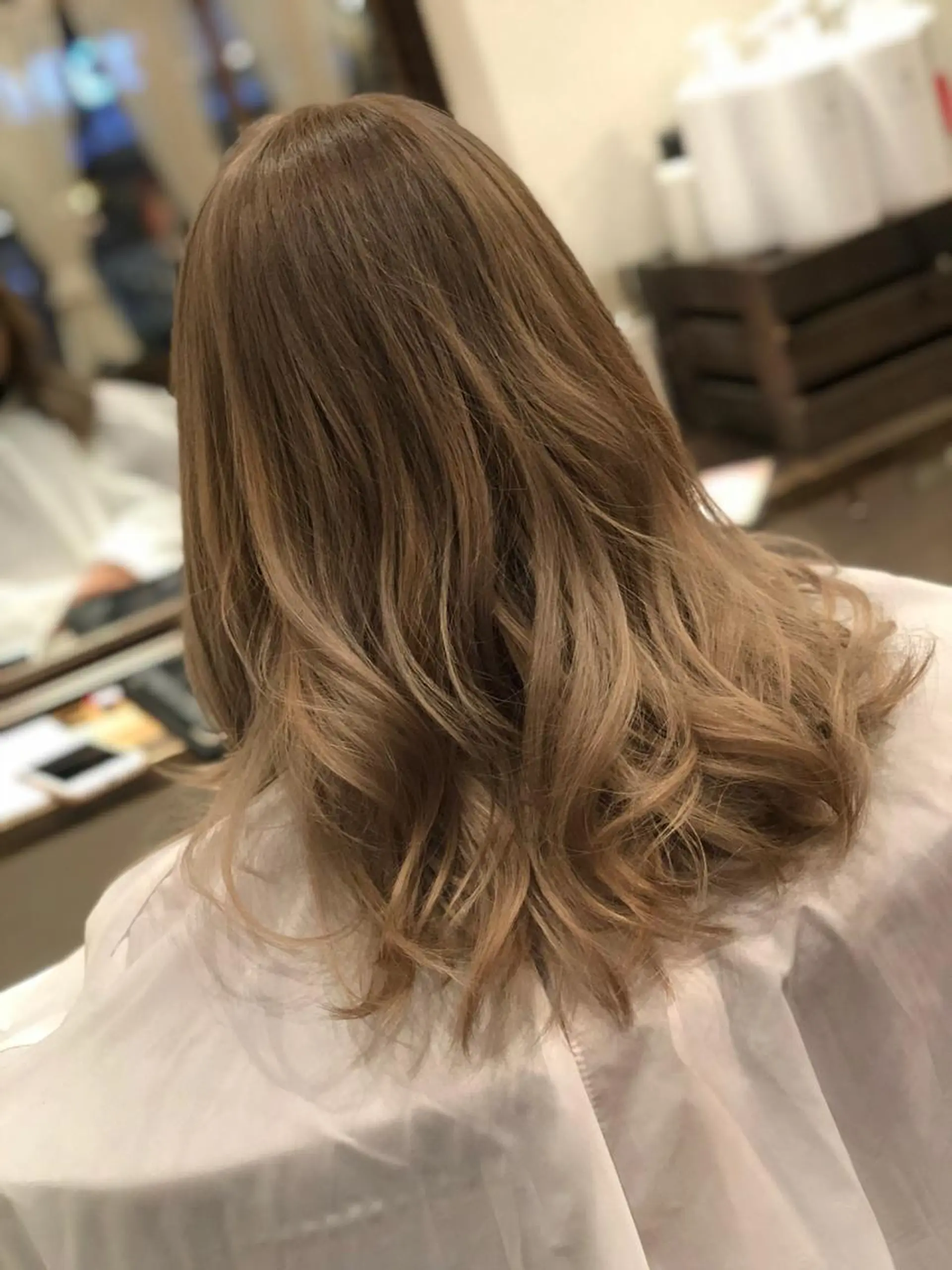 カラー ベージュカラー ブリーチ ヘアカラー トリートメント 小森谷 亮太のヘアスタイル