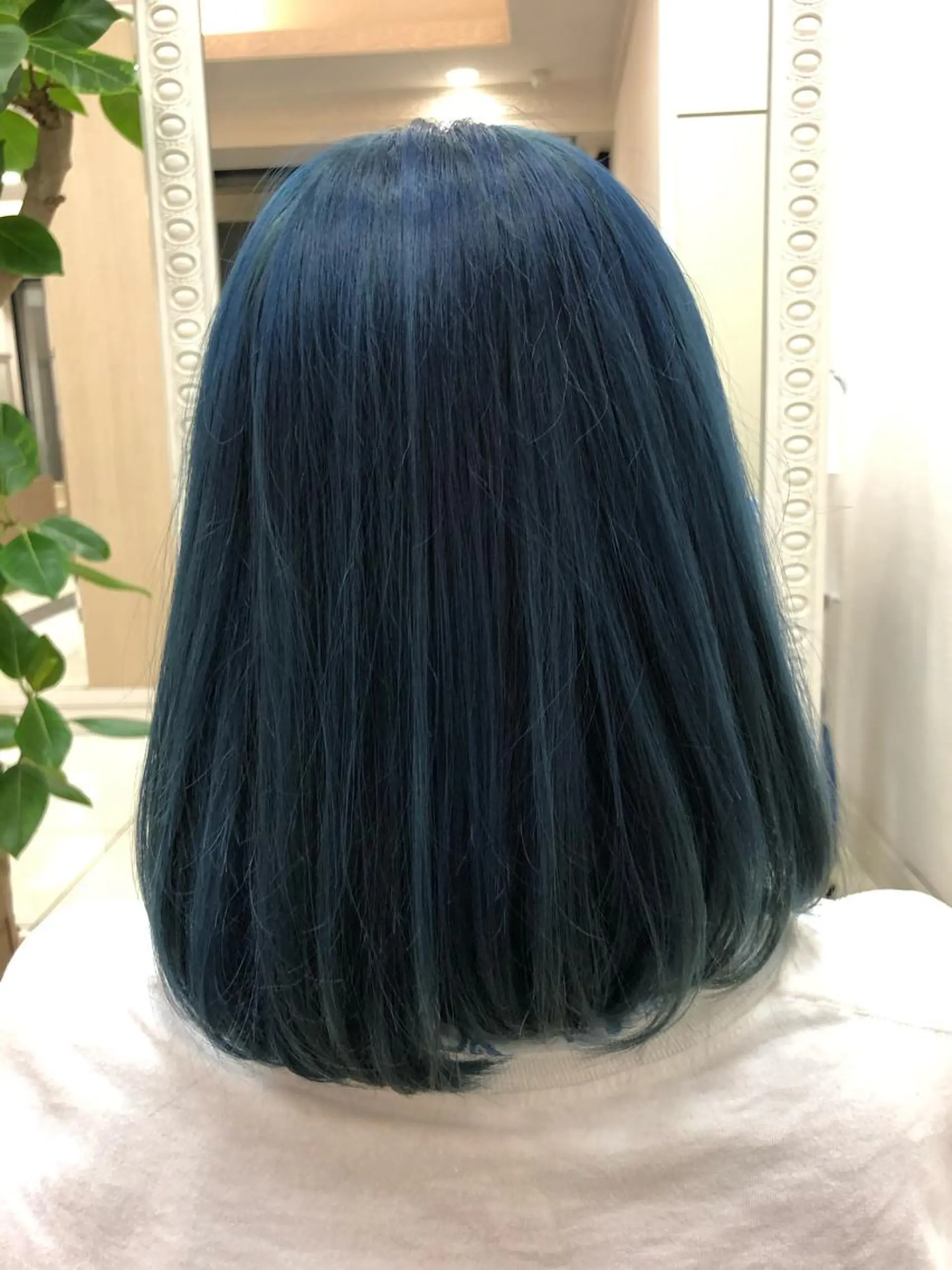 セミロング カラー ブリーチ 渕向 克海のヘアスタイル