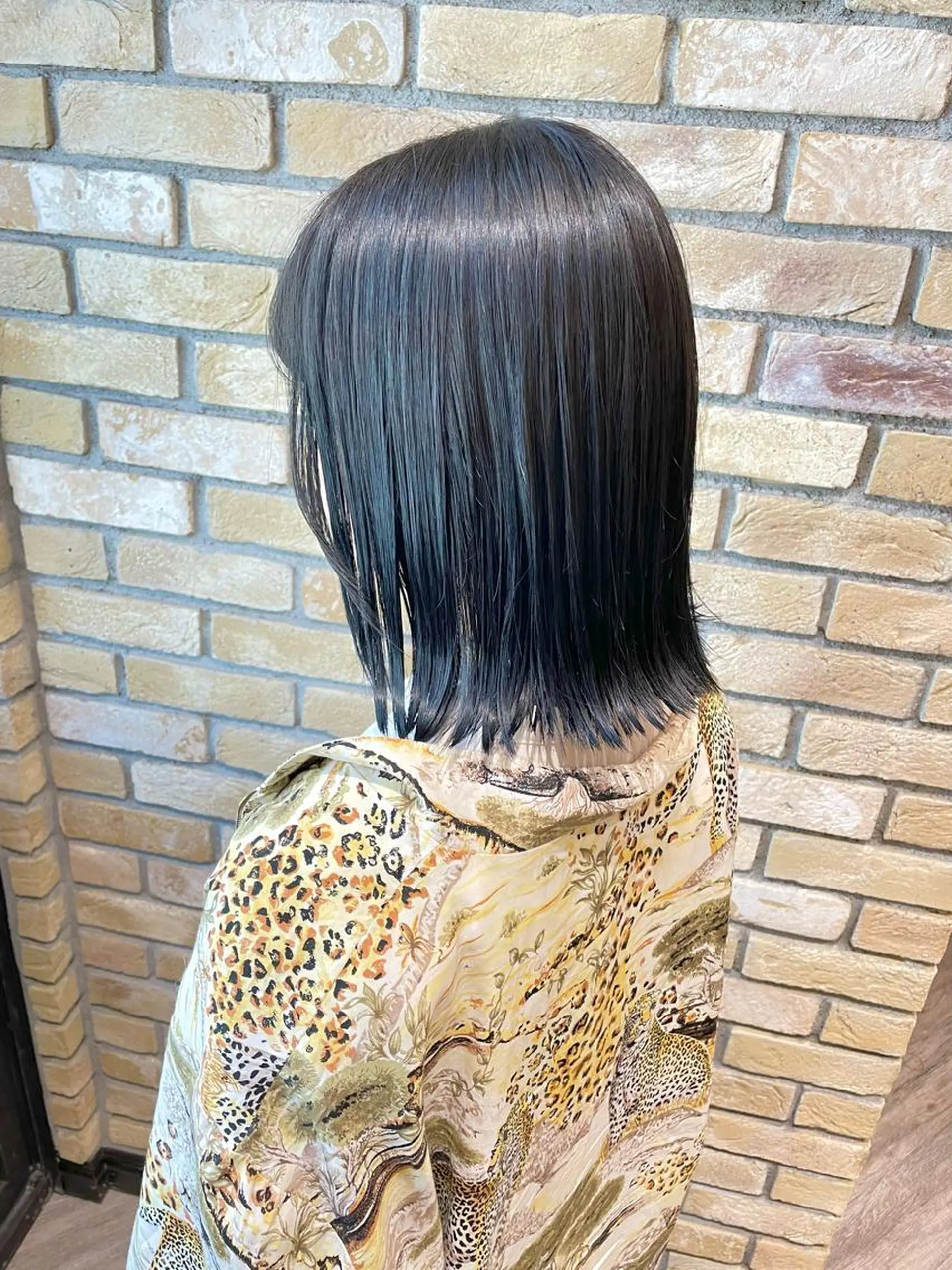 ミディアム カット ヘアカラー トリートメント 🌟透明感カラー 🌟松岡勇輝のヘアスタイル