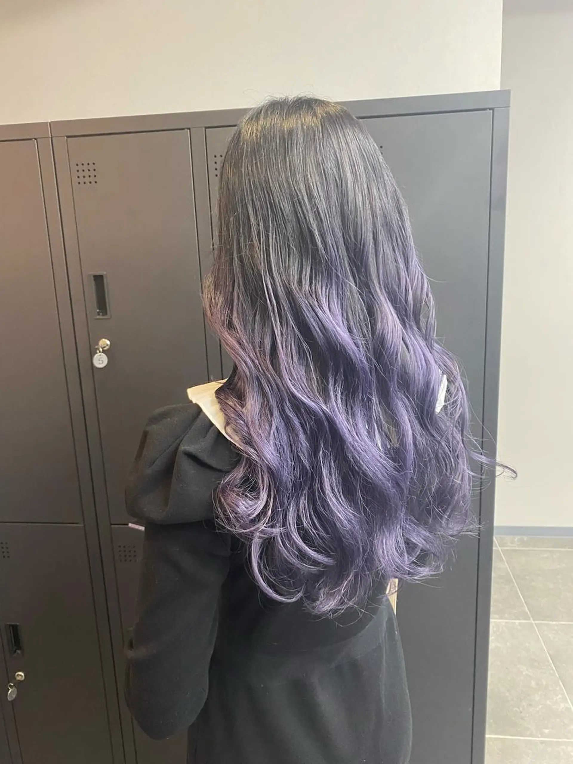 ロング maco 艶感ハイトーン🦋のヘアスタイル